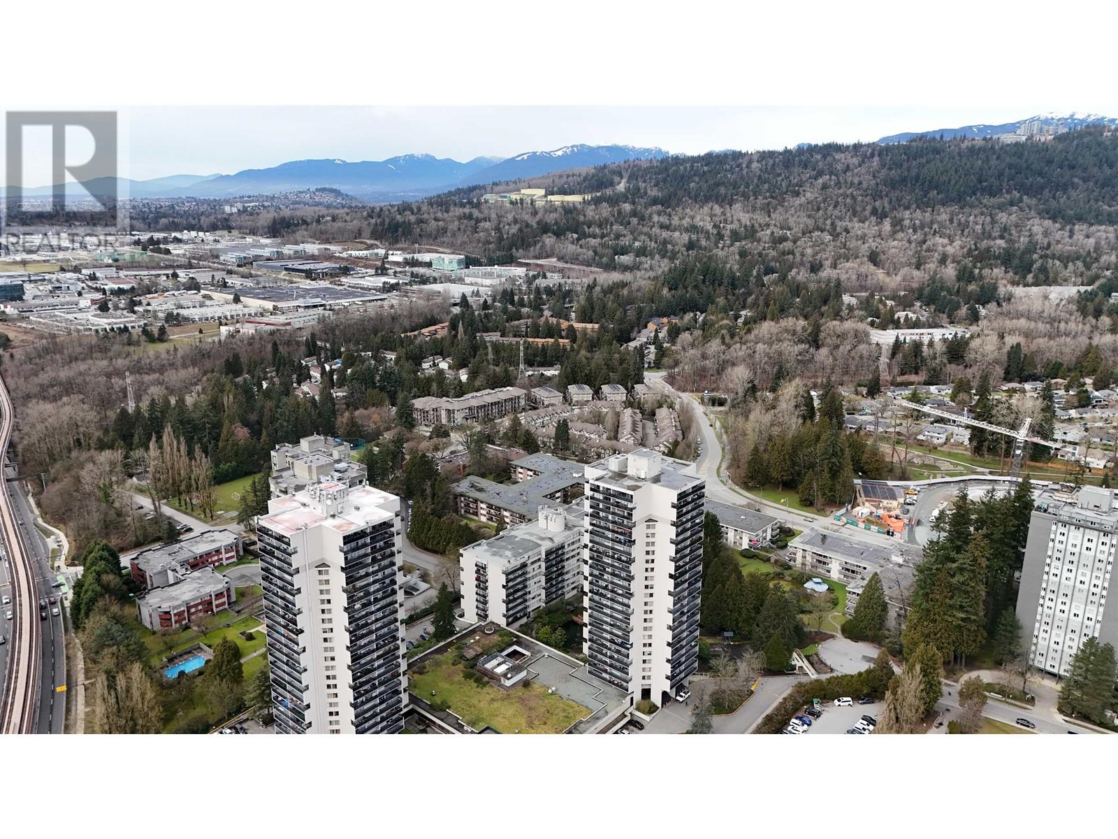 Listing Picture 35 of 40 : 2304 3755 BARTLETT COURT, Burnaby / 本拿比 - 魯藝地產 Yvonne Lu Group - MLS Medallion Club Member