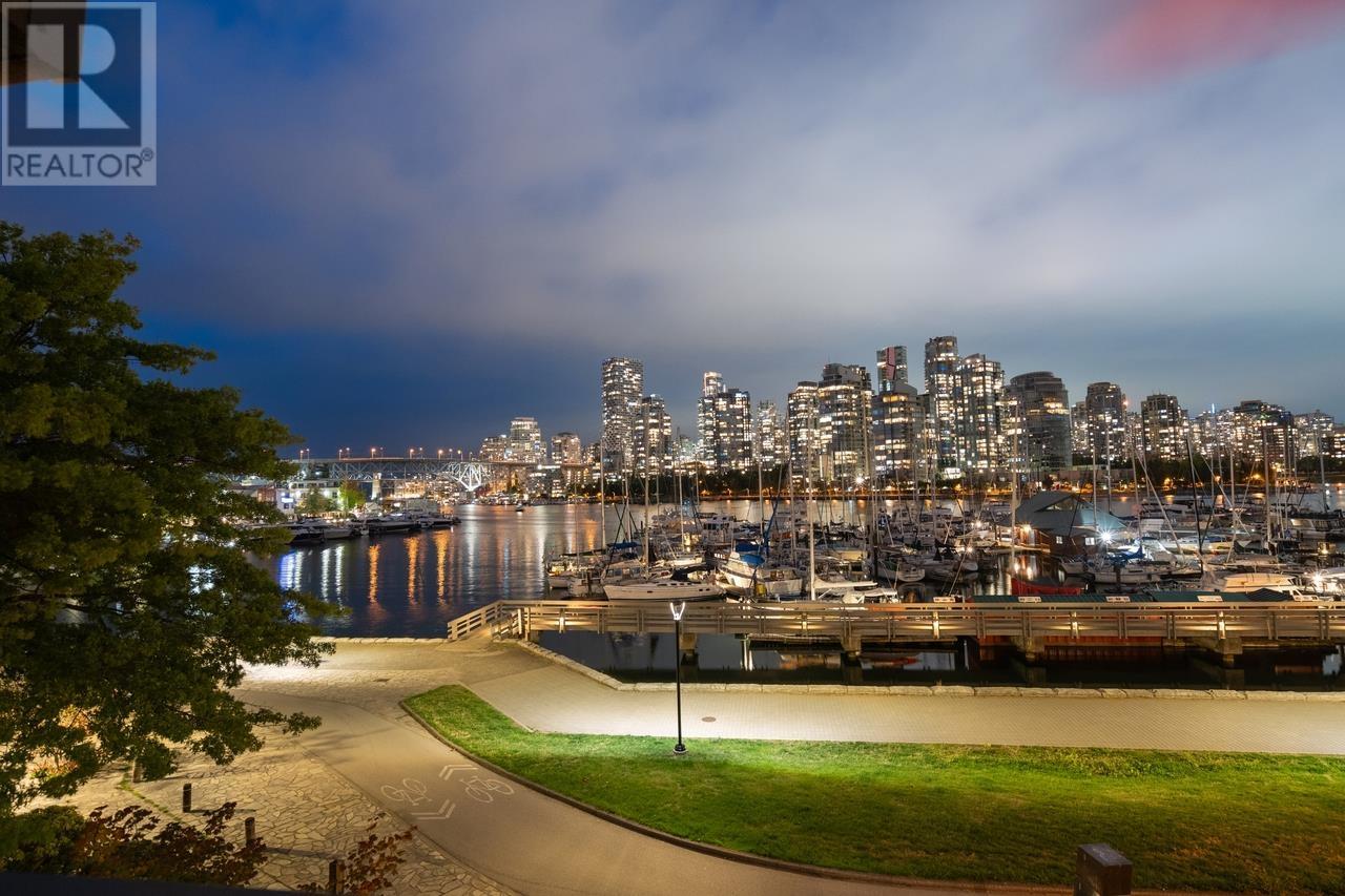 Listing Picture 6 of 40 : 1042 IRONWORK PASSAGE, Vancouver / 溫哥華 - 魯藝地產 Yvonne Lu Group - MLS Medallion Club Member