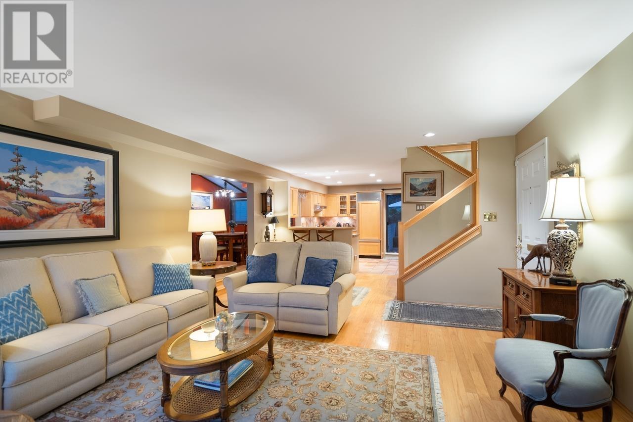 Listing Picture 8 of 40 : 1042 IRONWORK PASSAGE, Vancouver / 溫哥華 - 魯藝地產 Yvonne Lu Group - MLS Medallion Club Member