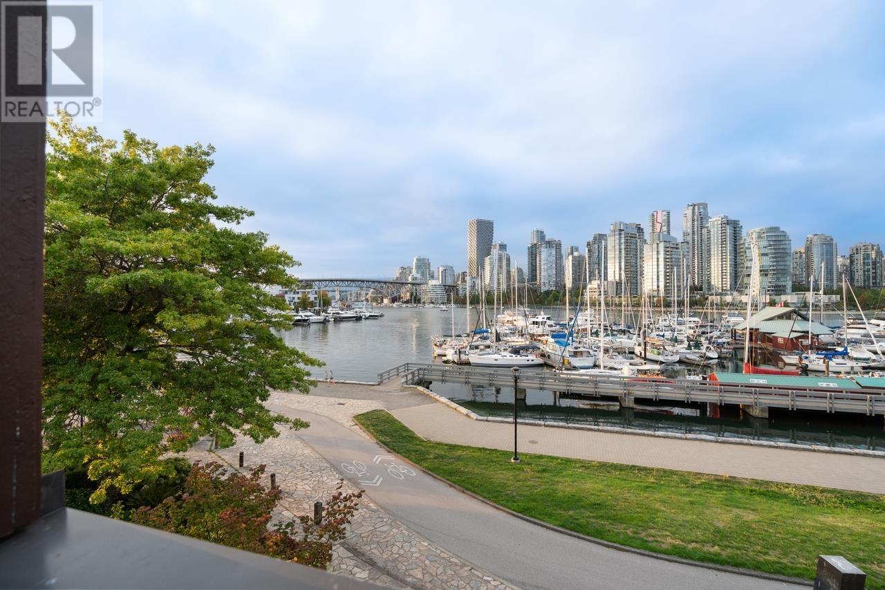 Listing Picture 38 of 40 : 1042 IRONWORK PASSAGE, Vancouver / 溫哥華 - 魯藝地產 Yvonne Lu Group - MLS Medallion Club Member