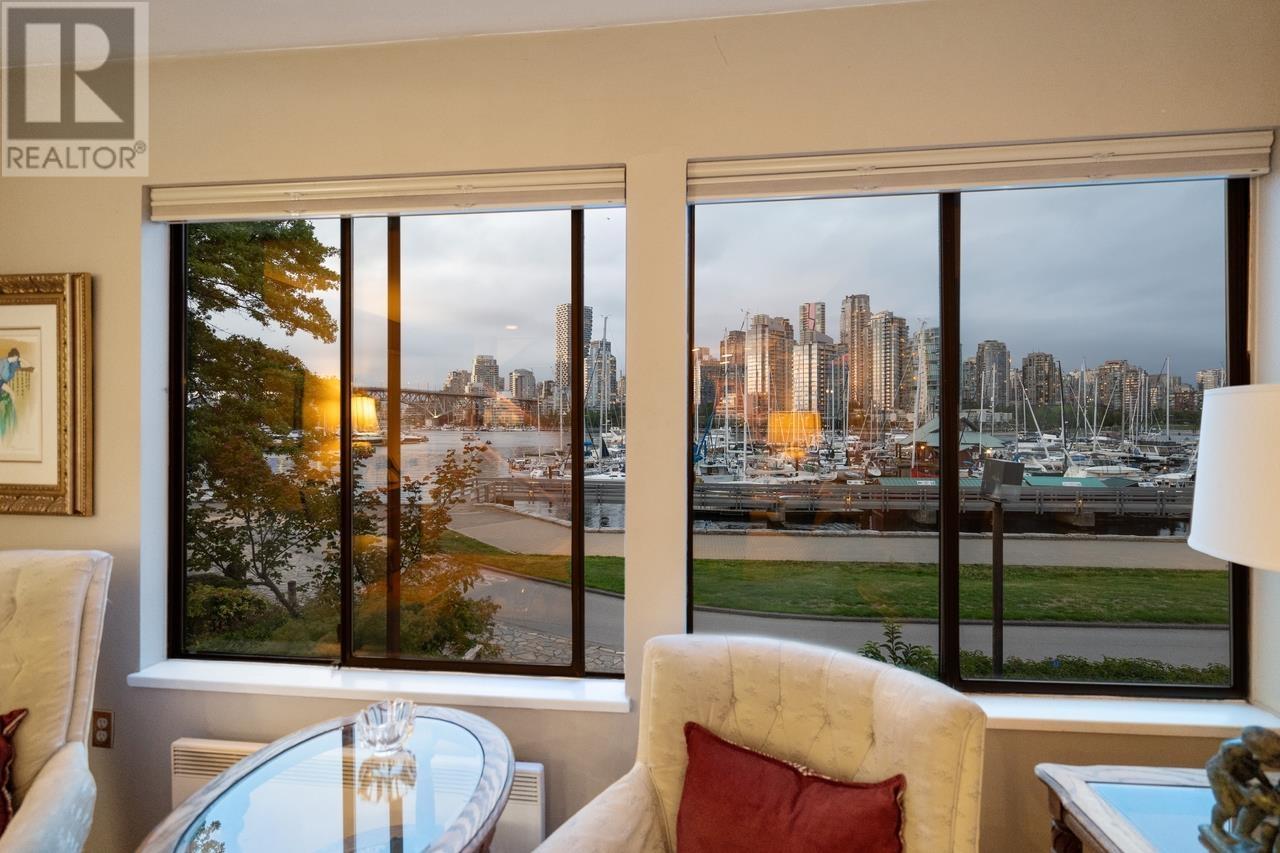 Listing Picture 10 of 40 : 1042 IRONWORK PASSAGE, Vancouver / 溫哥華 - 魯藝地產 Yvonne Lu Group - MLS Medallion Club Member