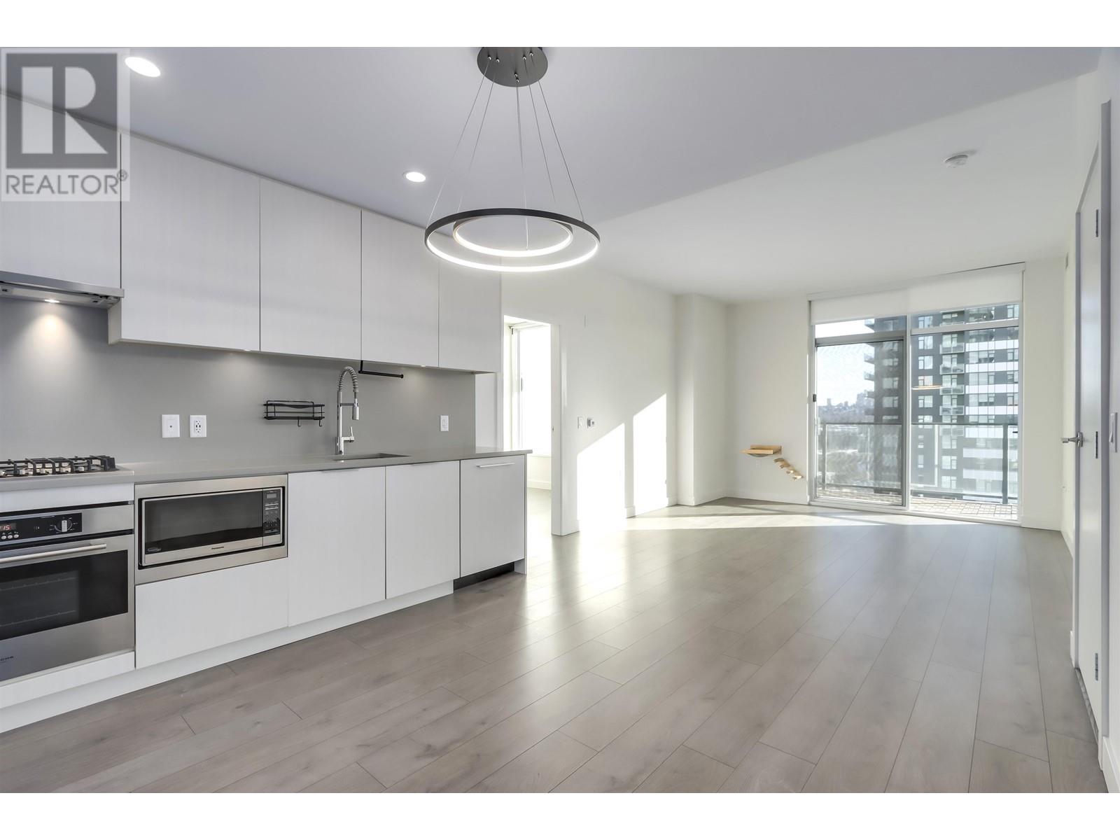Listing Picture 2 of 27 : 1004 4465 JUNEAU STREET, Burnaby / 本拿比 - 魯藝地產 Yvonne Lu Group - MLS Medallion Club Member