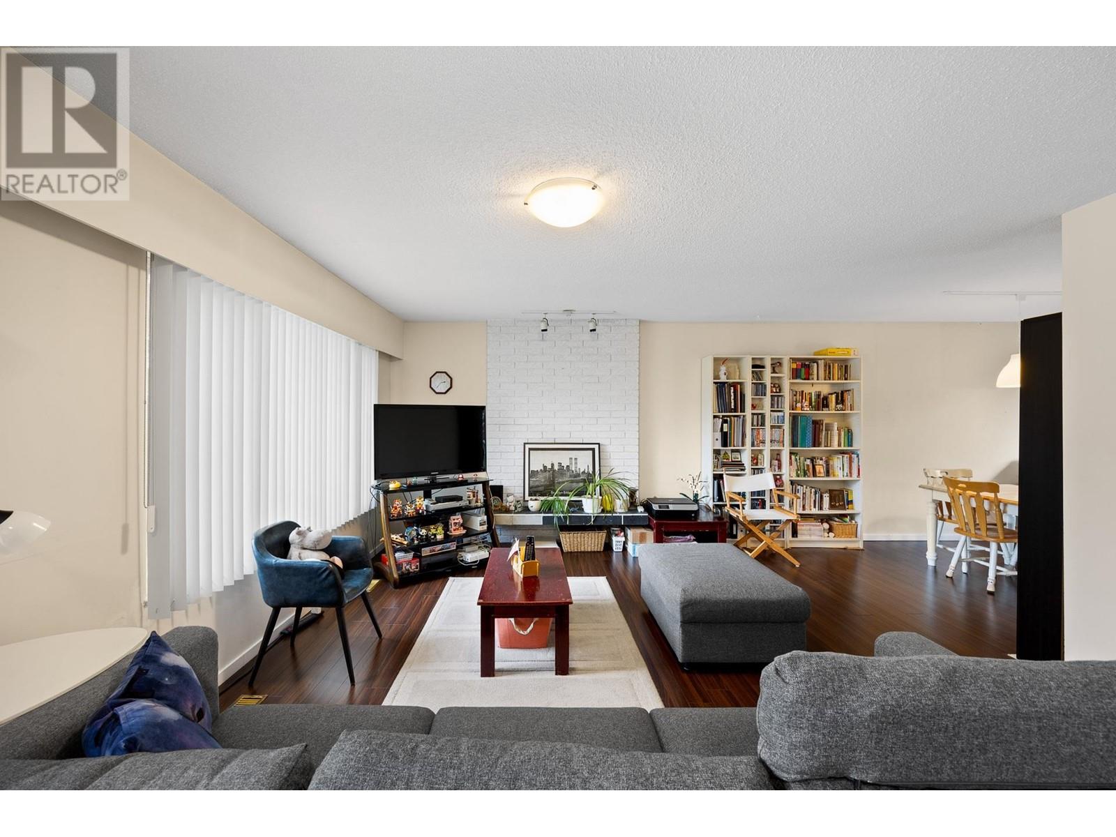 Listing Picture 6 of 22 : 3820 SPRINGTHORNE CRESCENT, Richmond / 烈治文 - 魯藝地產 Yvonne Lu Group - MLS Medallion Club Member