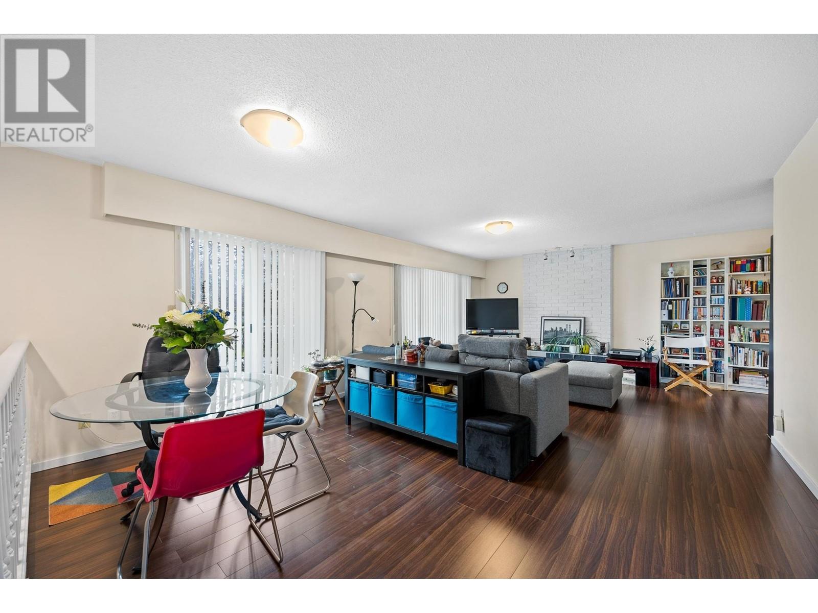 Listing Picture 2 of 22 : 3820 SPRINGTHORNE CRESCENT, Richmond / 烈治文 - 魯藝地產 Yvonne Lu Group - MLS Medallion Club Member