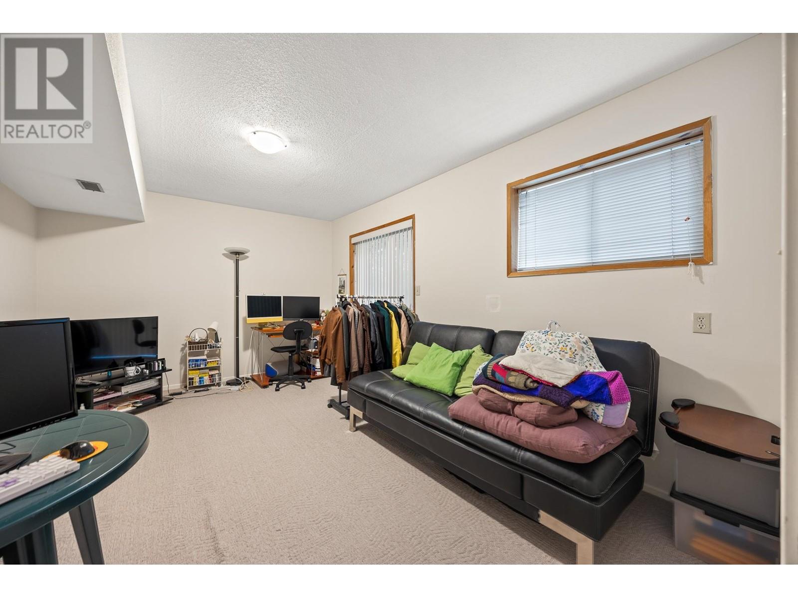 Listing Picture 19 of 22 : 3820 SPRINGTHORNE CRESCENT, Richmond / 烈治文 - 魯藝地產 Yvonne Lu Group - MLS Medallion Club Member