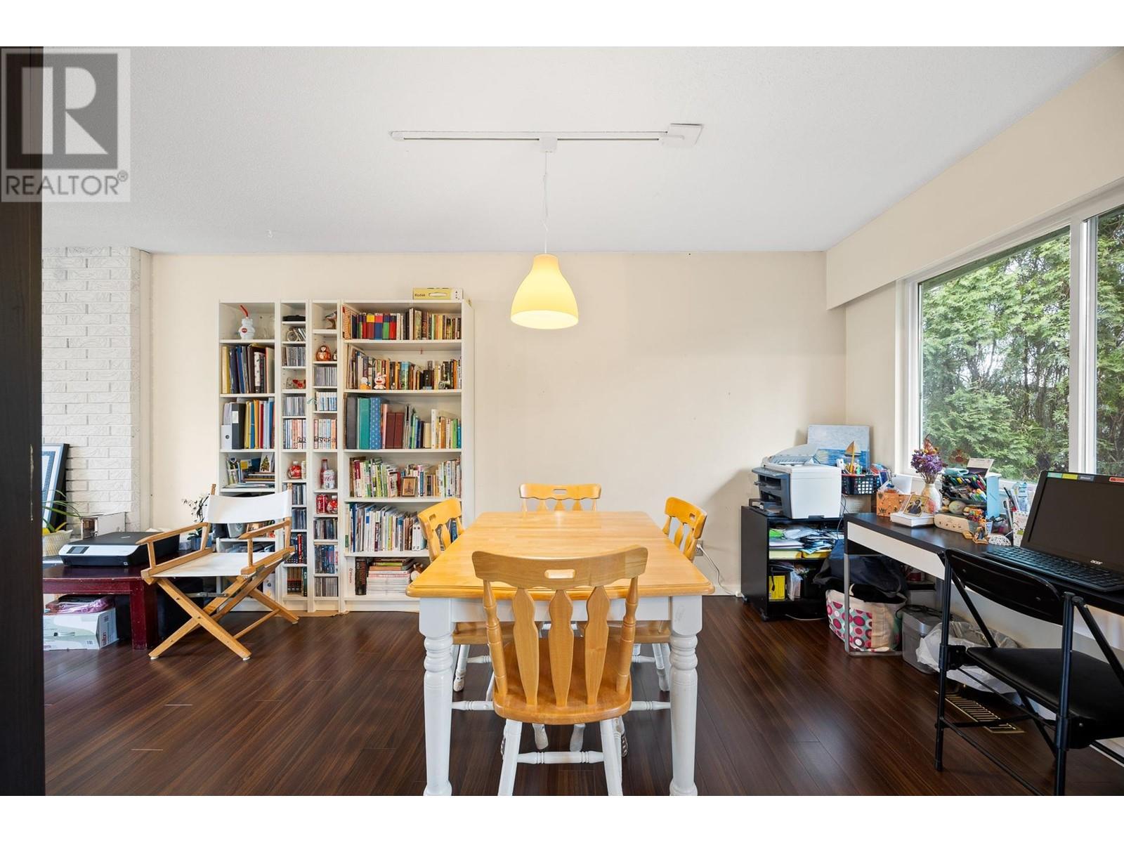 Listing Picture 8 of 22 : 3820 SPRINGTHORNE CRESCENT, Richmond / 烈治文 - 魯藝地產 Yvonne Lu Group - MLS Medallion Club Member
