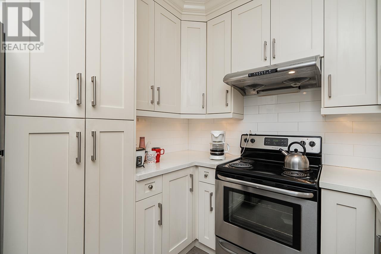 7254 11th Avenue, Burnaby, British Columbia  V3N 2M7 - Photo 11 - R2970398