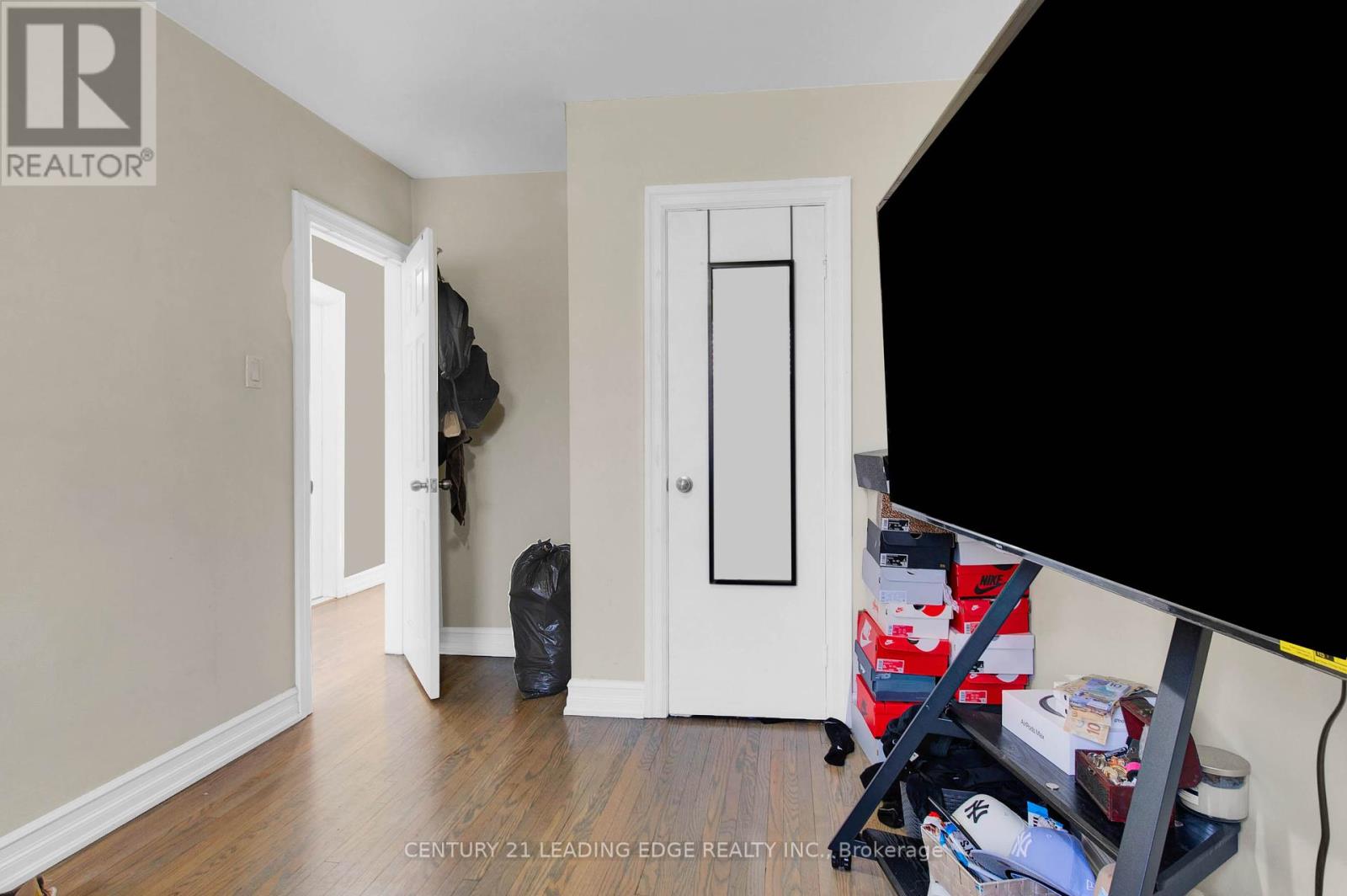 65 Branstone Road, Toronto, Ontario  M6E 4E3 - Photo 25 - W11984135