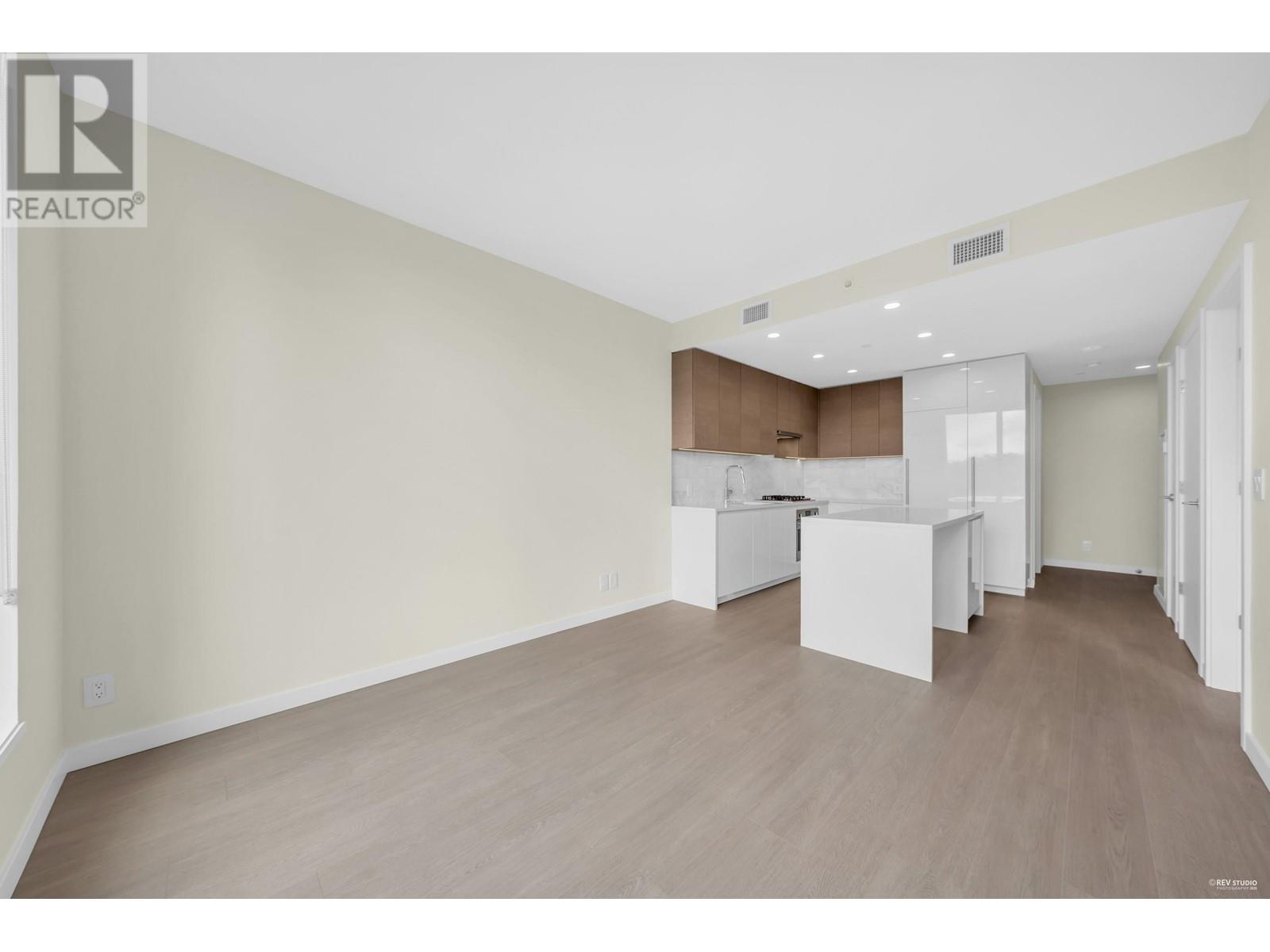 Listing Picture 8 of 22 : 1111 4168 LOUGHEED HIGHWAY, Burnaby / 本拿比 - 魯藝地產 Yvonne Lu Group - MLS Medallion Club Member