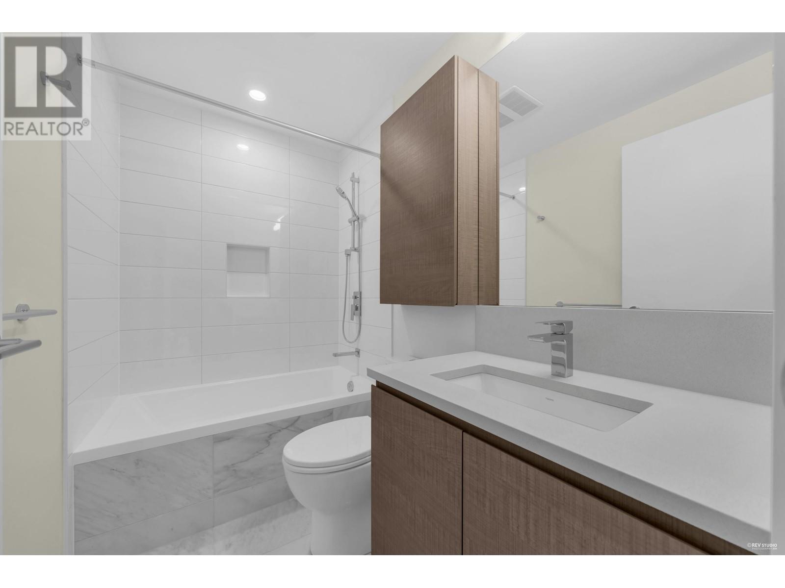 Listing Picture 14 of 22 : 1111 4168 LOUGHEED HIGHWAY, Burnaby / 本拿比 - 魯藝地產 Yvonne Lu Group - MLS Medallion Club Member