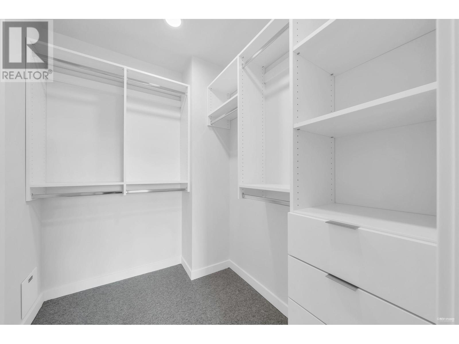 Listing Picture 13 of 22 : 1111 4168 LOUGHEED HIGHWAY, Burnaby / 本拿比 - 魯藝地產 Yvonne Lu Group - MLS Medallion Club Member