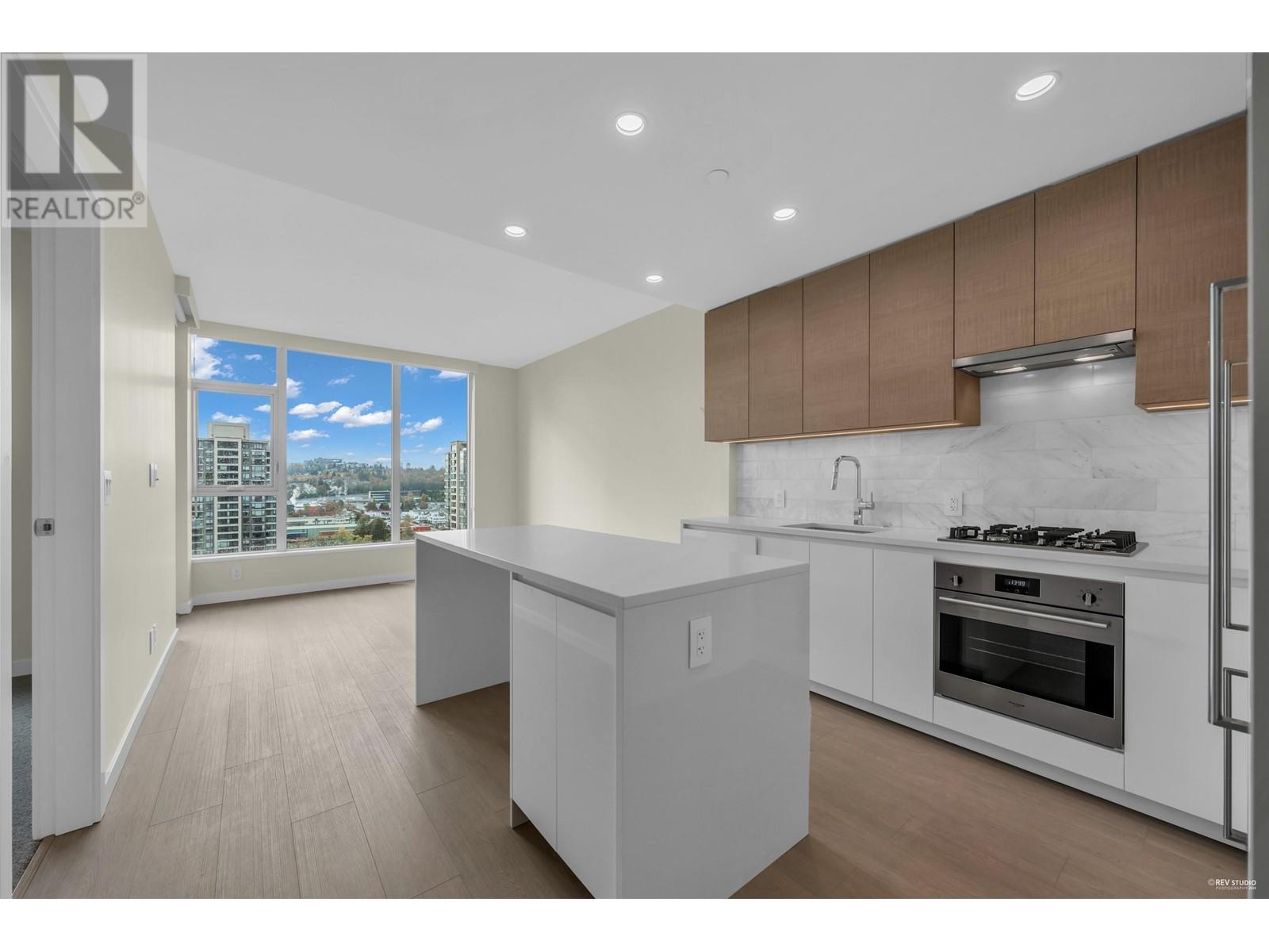 1111 4168 LOUGHEED HIGHWAY, Burnaby
