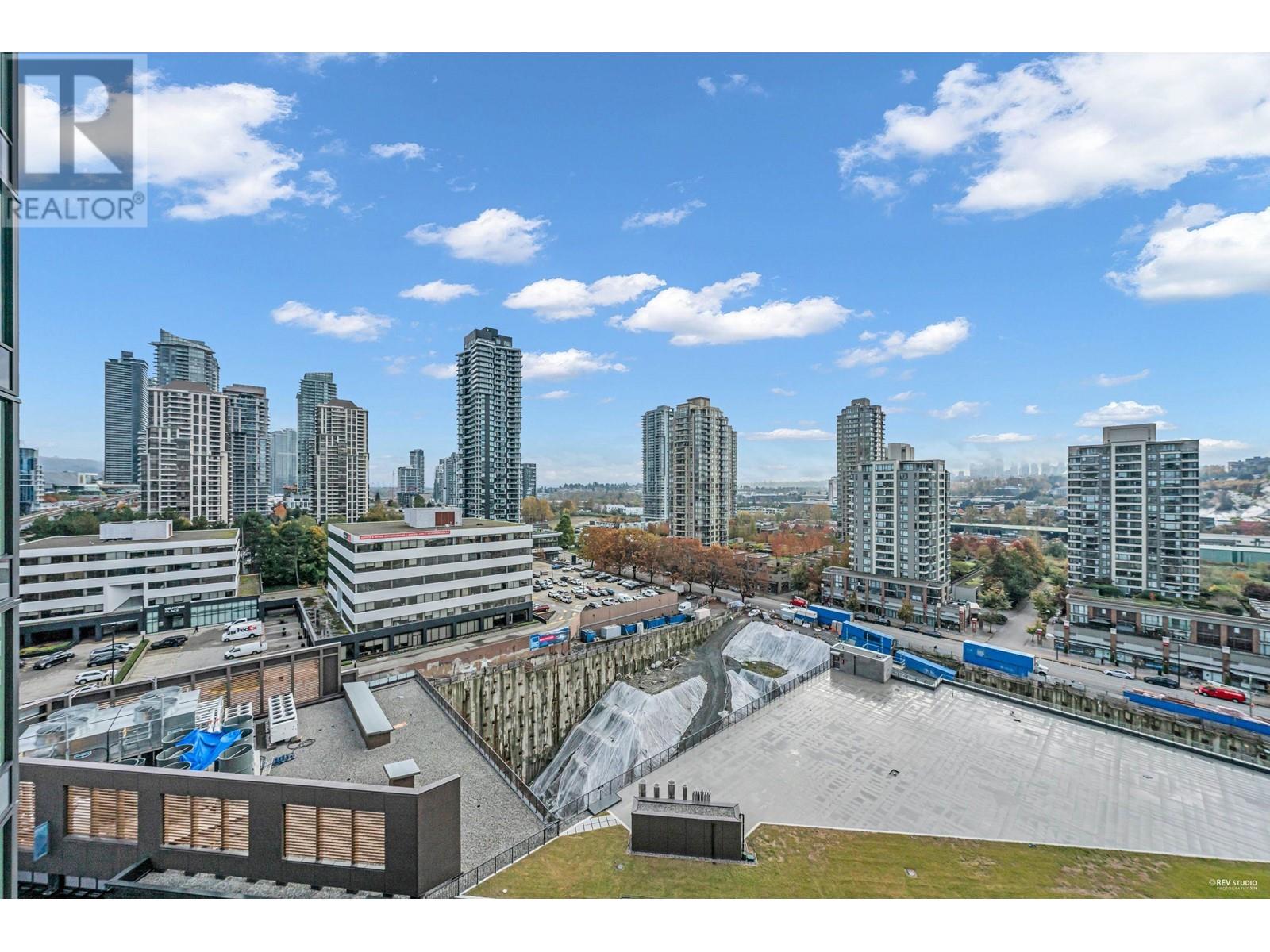 Listing Picture 20 of 22 : 1111 4168 LOUGHEED HIGHWAY, Burnaby / 本拿比 - 魯藝地產 Yvonne Lu Group - MLS Medallion Club Member