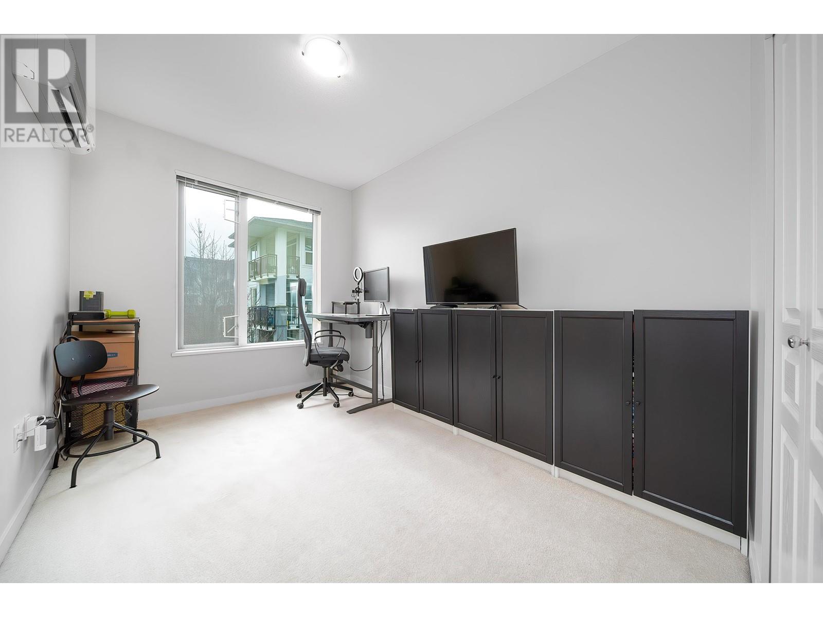 Listing Picture 18 of 30 : 317 9388 MCKIM WAY, Richmond / 烈治文 - 魯藝地產 Yvonne Lu Group - MLS Medallion Club Member