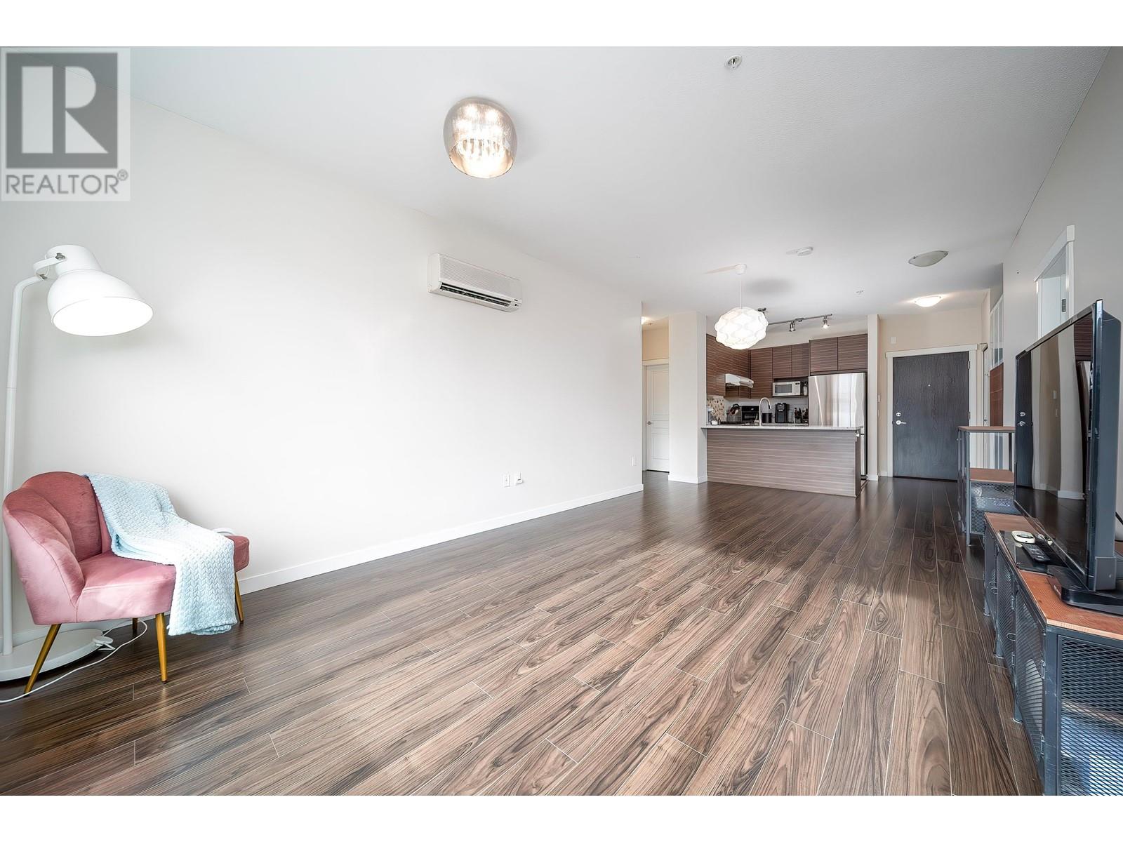 Listing Picture 11 of 30 : 317 9388 MCKIM WAY, Richmond / 烈治文 - 魯藝地產 Yvonne Lu Group - MLS Medallion Club Member