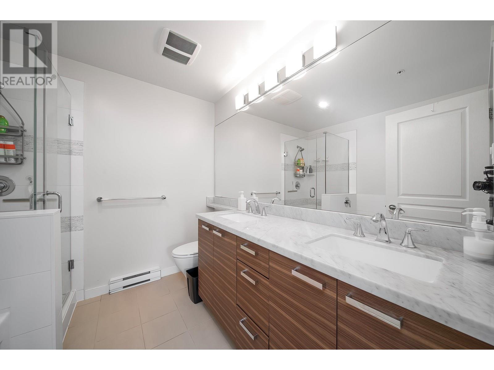 Listing Picture 17 of 30 : 317 9388 MCKIM WAY, Richmond / 烈治文 - 魯藝地產 Yvonne Lu Group - MLS Medallion Club Member