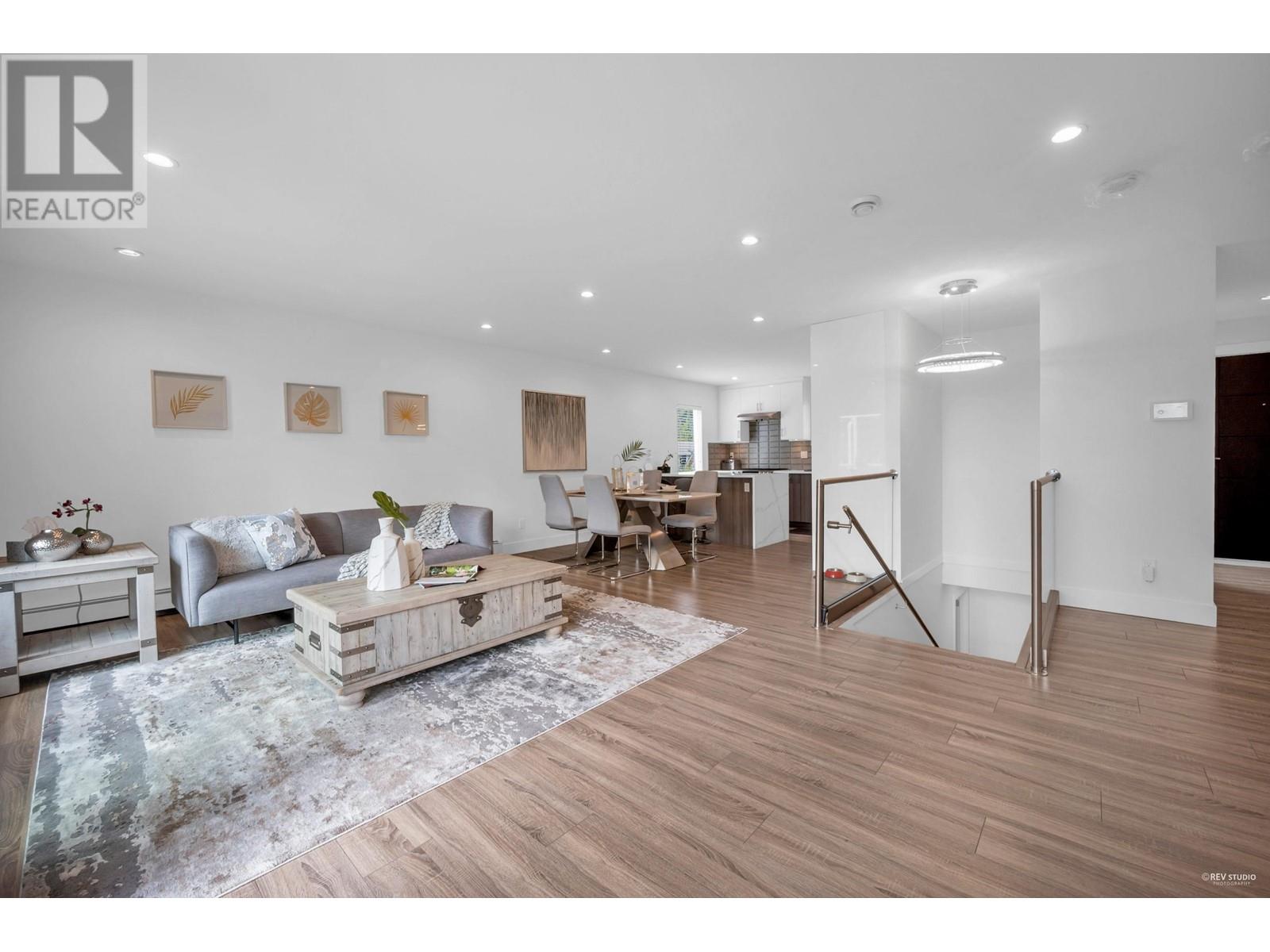 819 Prospect Avenue, North Vancouver, British Columbia  V7R 2M2 - Photo 5 - R2971223