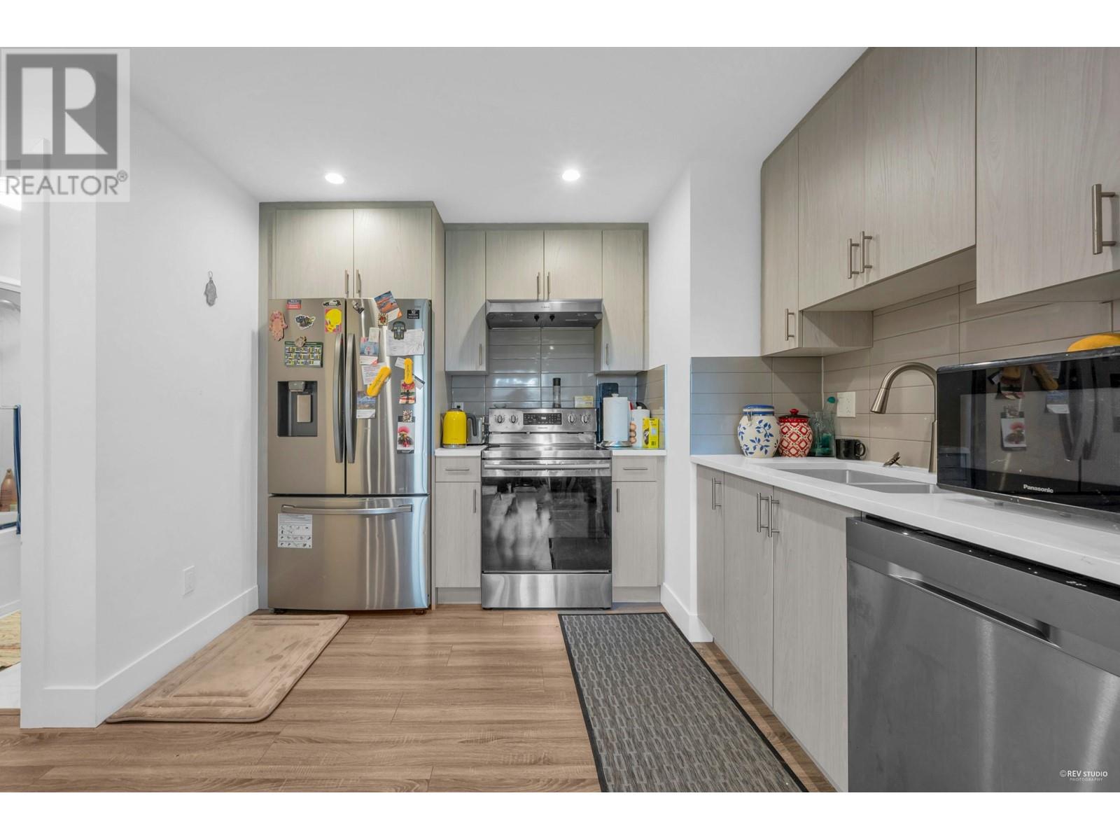 819 Prospect Avenue, North Vancouver, British Columbia  V7R 2M2 - Photo 8 - R2971223