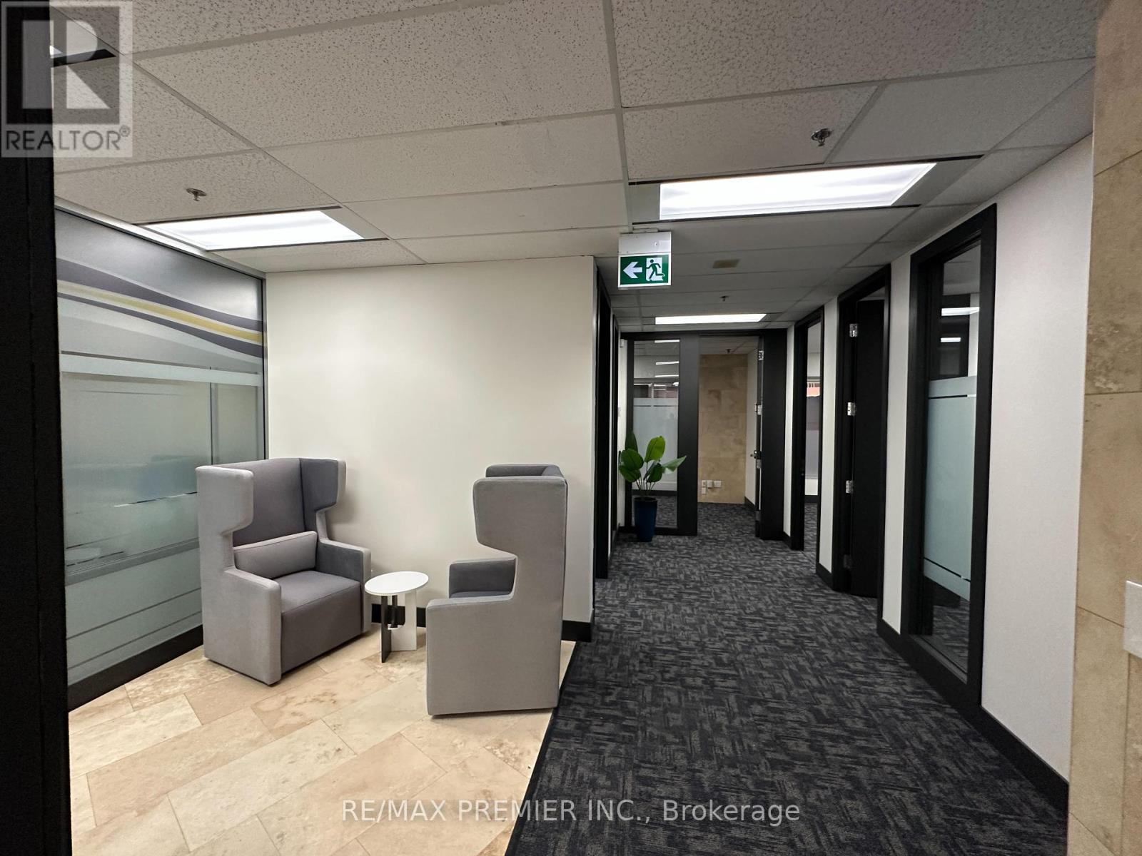200-31 - 350 Burnhamthorpe Road W, Mississauga, Ontario  L5B 3J1 - Photo 5 - W11990478