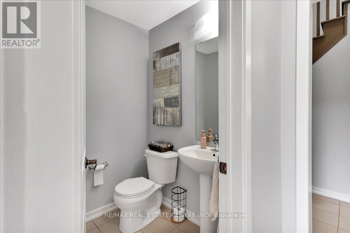 Property at 30 SCARLETWOOD STREET image 5