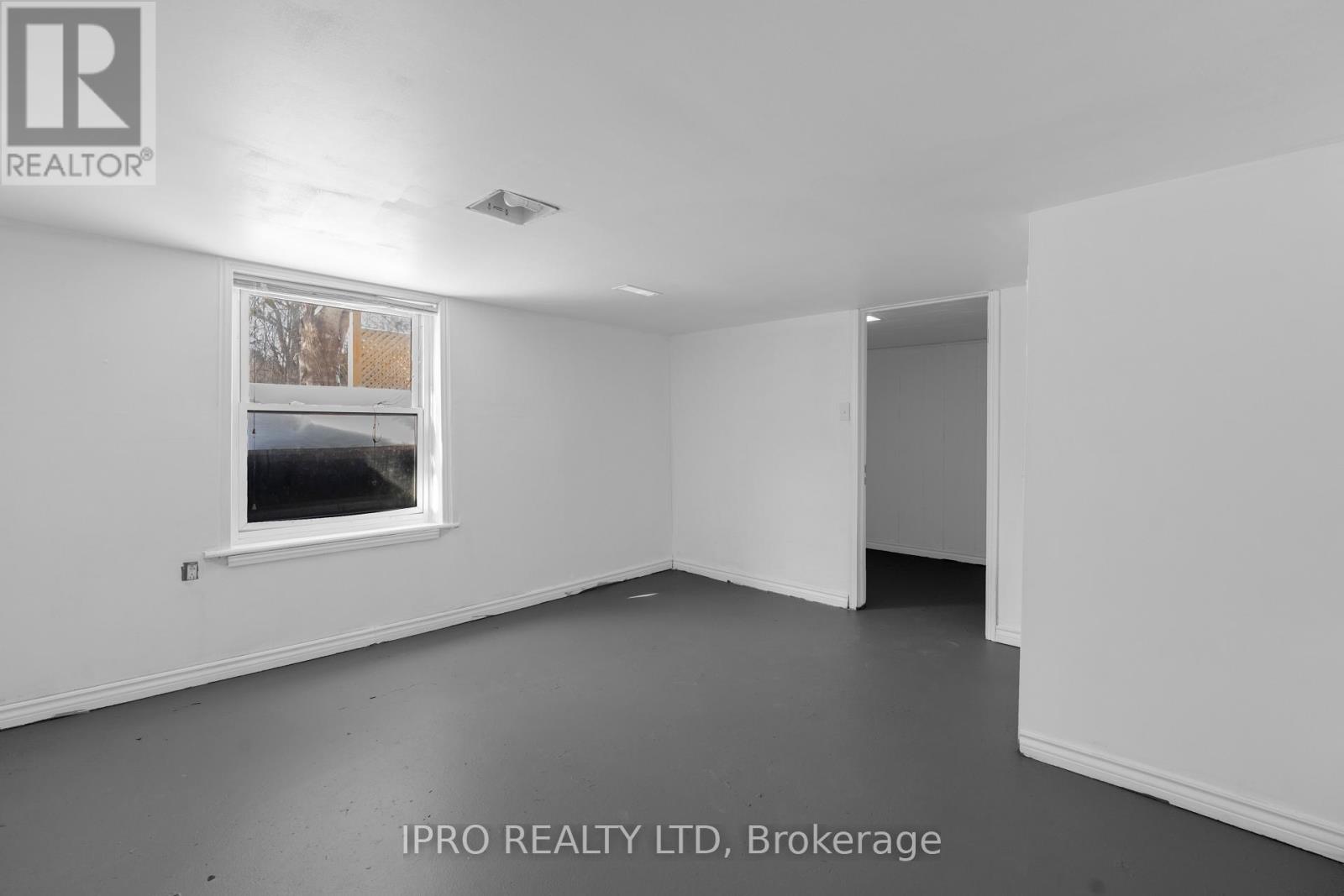 Photo 25 of 30 for 713 Adelaide Street N