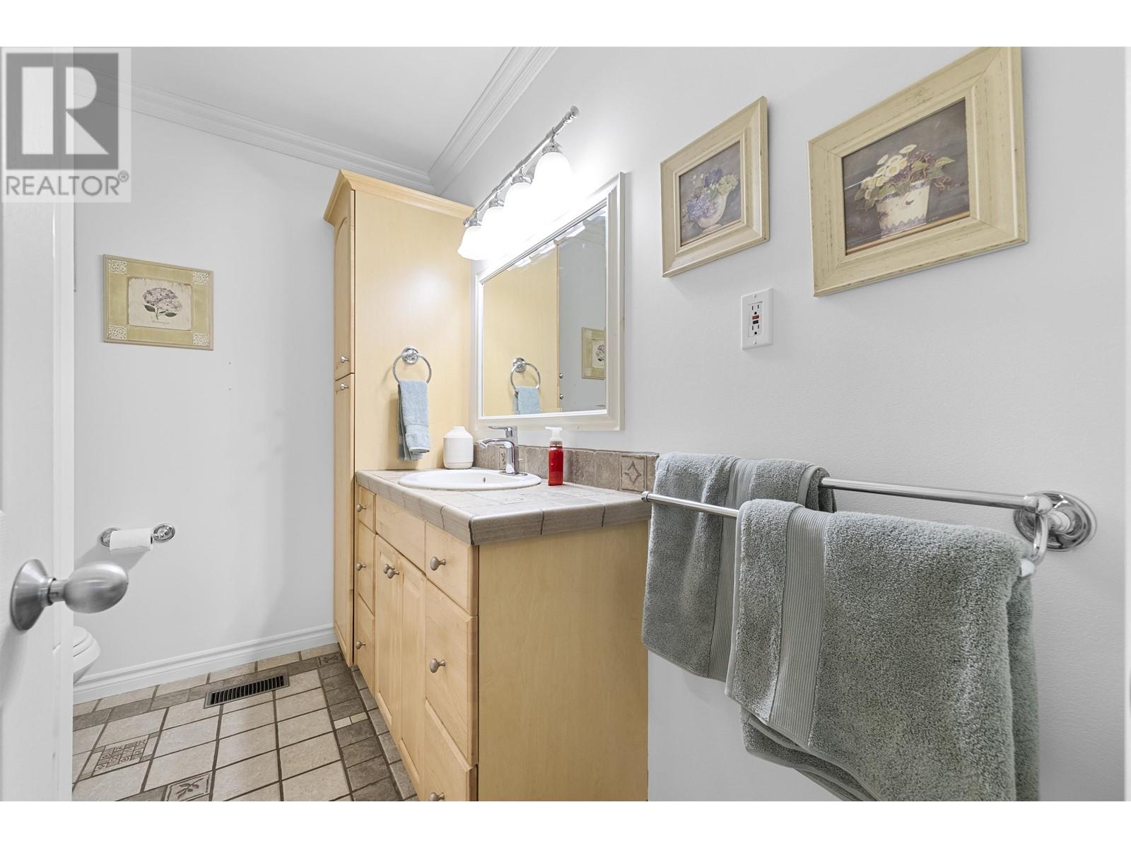 3072 Lazy A Street, Coquitlam, British Columbia  V3C 3N9 - Photo 29 - R2970508