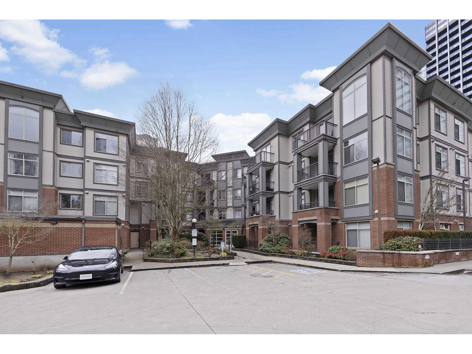 115 10499 UNIVERSITY DRIVE, Surrey, British Columbia