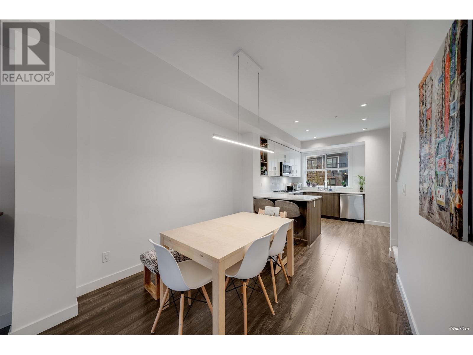 Listing Picture 11 of 28 : 27 7039 MACPHERSON AVENUE, Burnaby / 本拿比 - 魯藝地產 Yvonne Lu Group - MLS Medallion Club Member