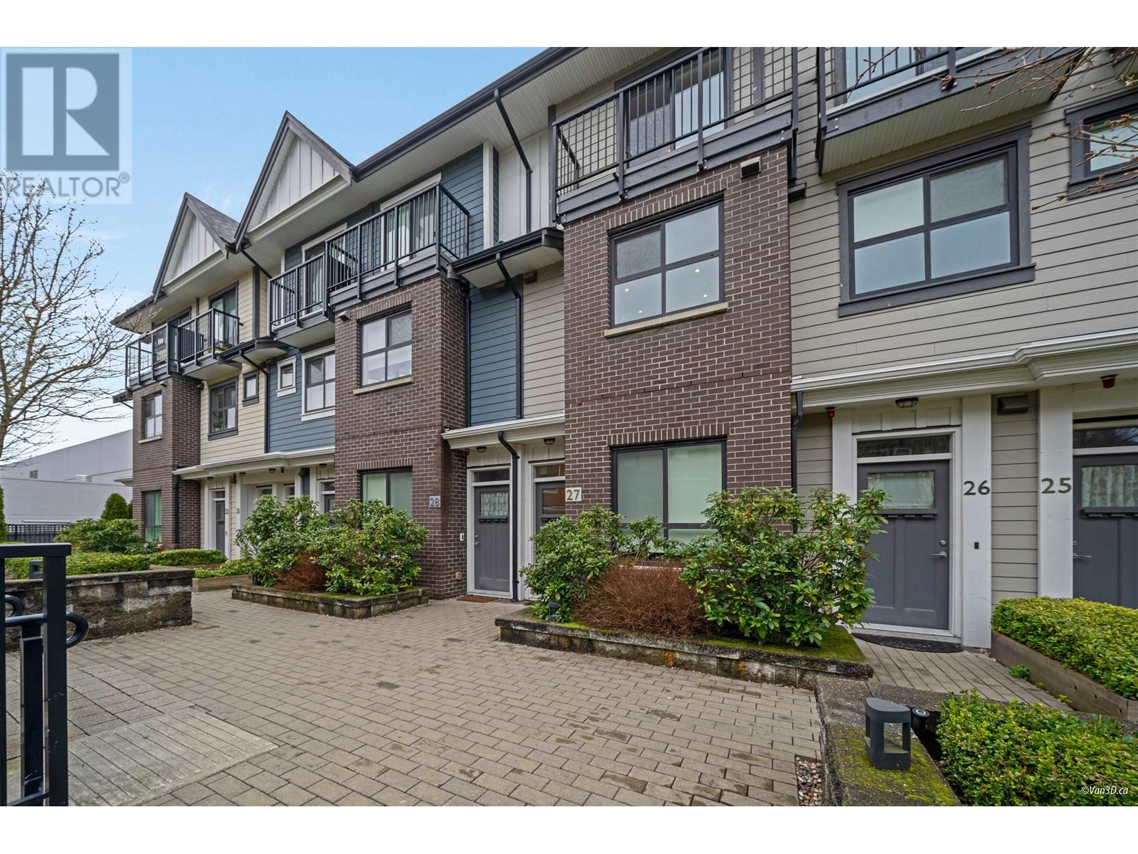 Listing Picture 23 of 28 : 27 7039 MACPHERSON AVENUE, Burnaby / 本拿比 - 魯藝地產 Yvonne Lu Group - MLS Medallion Club Member
