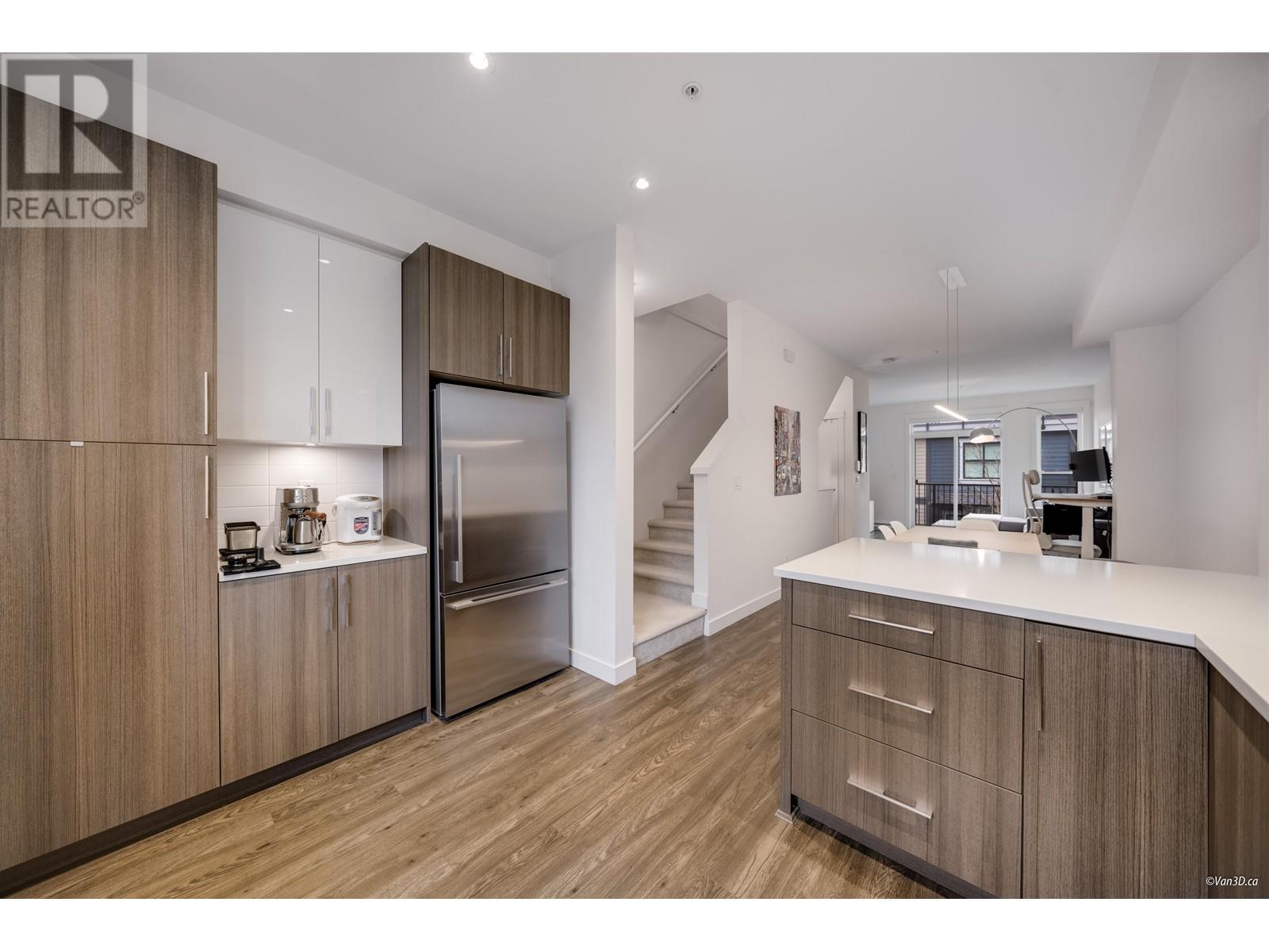 Listing Picture 17 of 28 : 27 7039 MACPHERSON AVENUE, Burnaby / 本拿比 - 魯藝地產 Yvonne Lu Group - MLS Medallion Club Member
