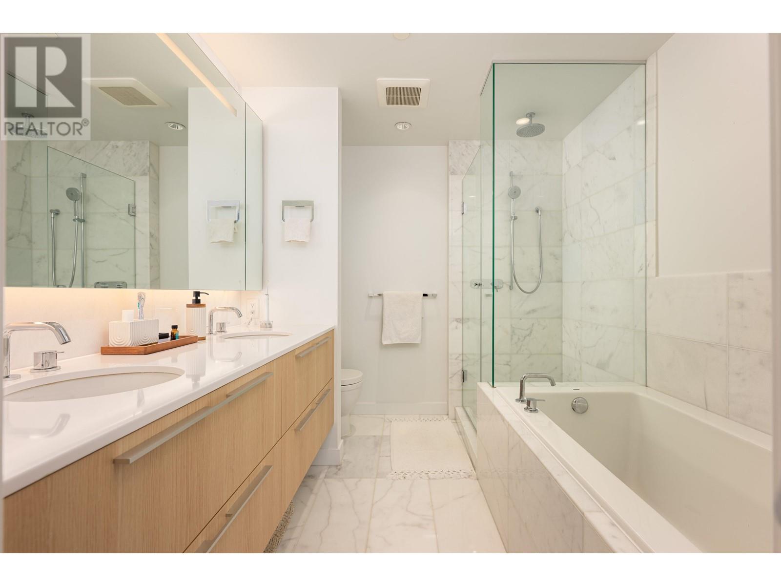 Listing Picture 11 of 18 : 705 6622 PEARSON WAY, Richmond / 烈治文 - 魯藝地產 Yvonne Lu Group - MLS Medallion Club Member