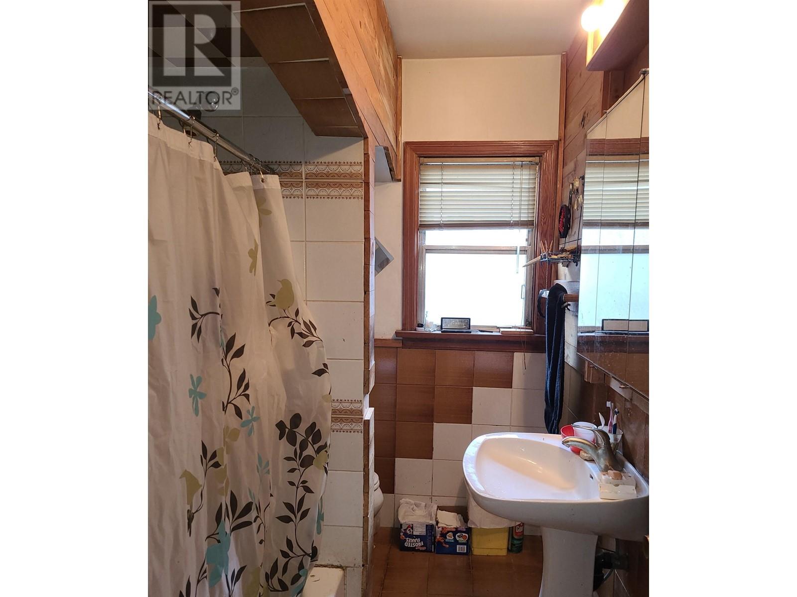 2566 Venables Street, Vancouver, British Columbia  V5K 2R1 - Photo 11 - R2971255