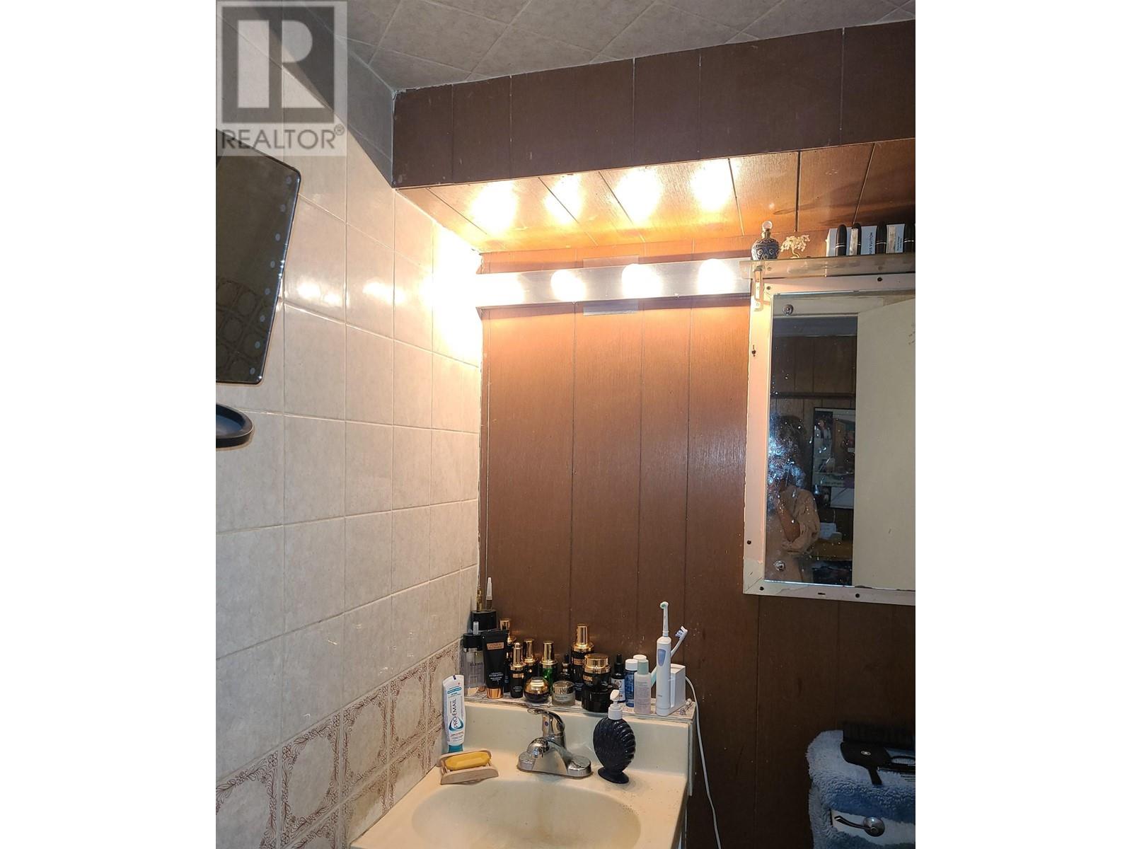 2566 Venables Street, Vancouver, British Columbia  V5K 2R1 - Photo 9 - R2971255