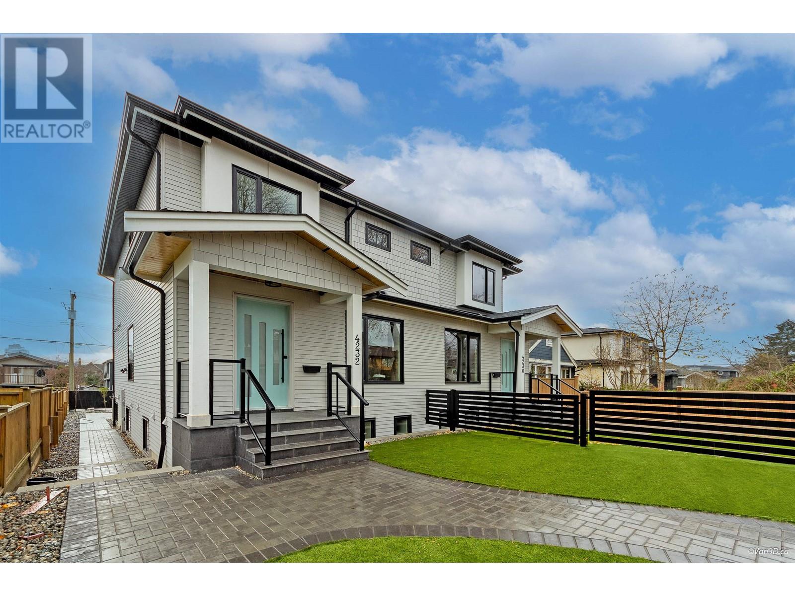 Listing Picture 2 of 32 : 4230 NAPIER STREET, Burnaby / 本拿比 - 魯藝地產 Yvonne Lu Group - MLS Medallion Club Member