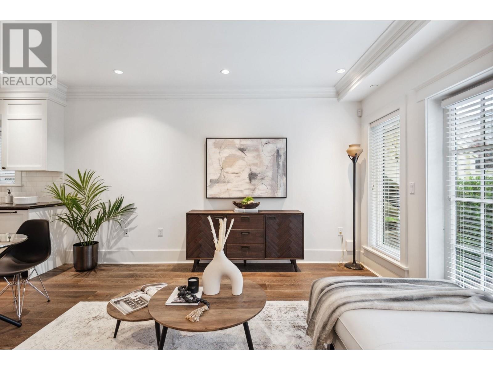 Listing Picture 5 of 24 : 3182 BURRARD STREET, Vancouver / 溫哥華 - 魯藝地產 Yvonne Lu Group - MLS Medallion Club Member