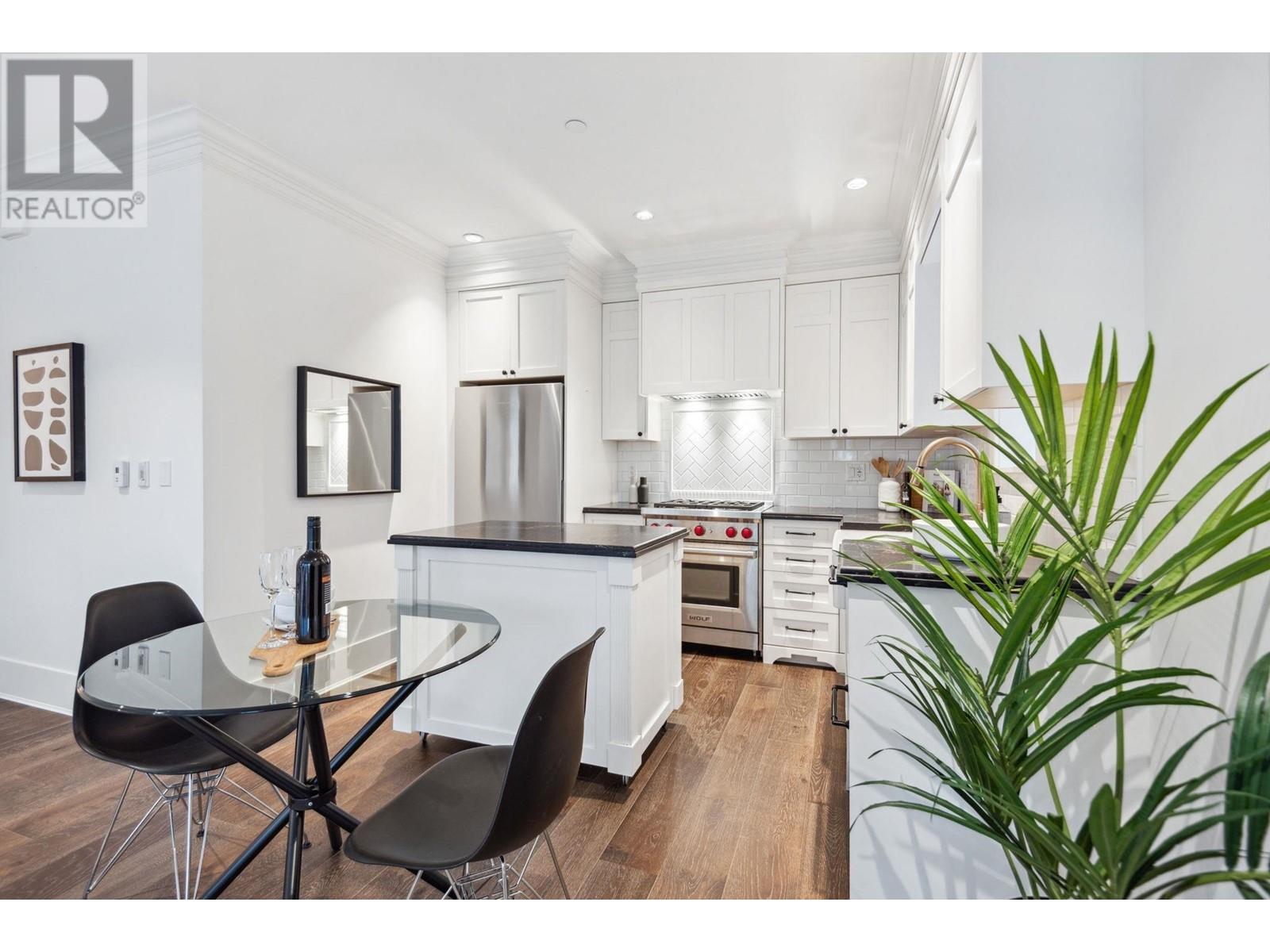 Listing Picture 11 of 24 : 3182 BURRARD STREET, Vancouver / 溫哥華 - 魯藝地產 Yvonne Lu Group - MLS Medallion Club Member