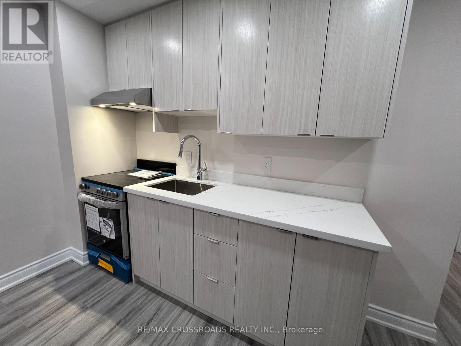 Apt 1 - 1324b Gerrard Street E, Toronto, Ontario  M4L 1Z1 - Photo 6 - E11990564