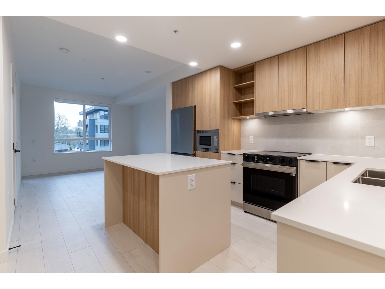 504 13439 94a Avenue, Surrey, British Columbia  V3V 0G9 - Photo 5 - R2970643