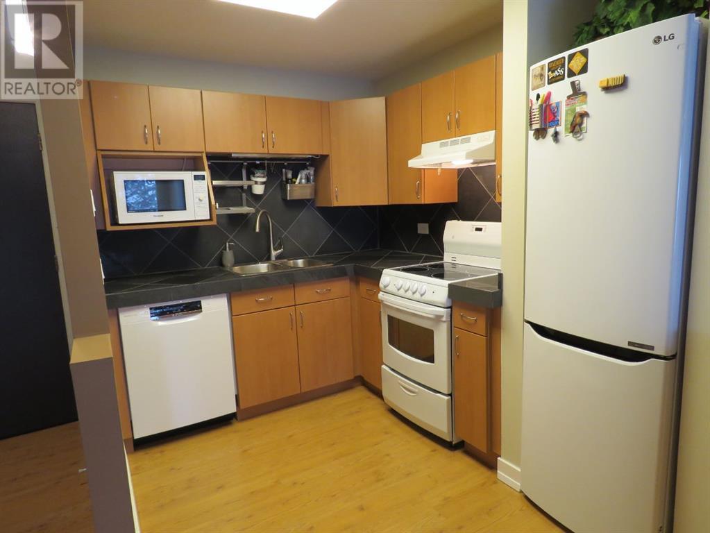Property at 204, 328 Cedar Crescent SW image 4