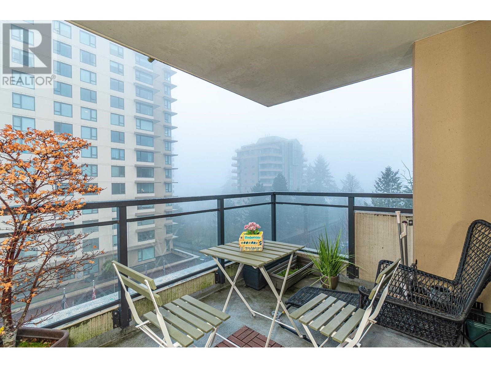 Listing Picture 9 of 18 : 605 7225 ACORN AVENUE, Burnaby / 本拿比 - 魯藝地產 Yvonne Lu Group - MLS Medallion Club Member