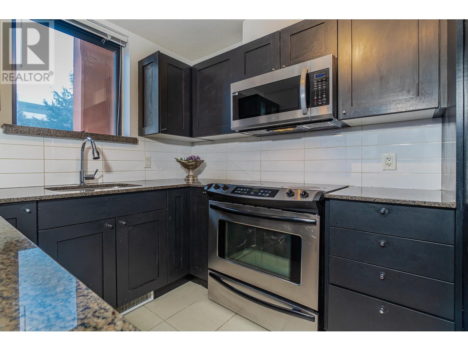Listing Picture 8 of 18 : 605 7225 ACORN AVENUE, Burnaby / 本拿比 - 魯藝地產 Yvonne Lu Group - MLS Medallion Club Member