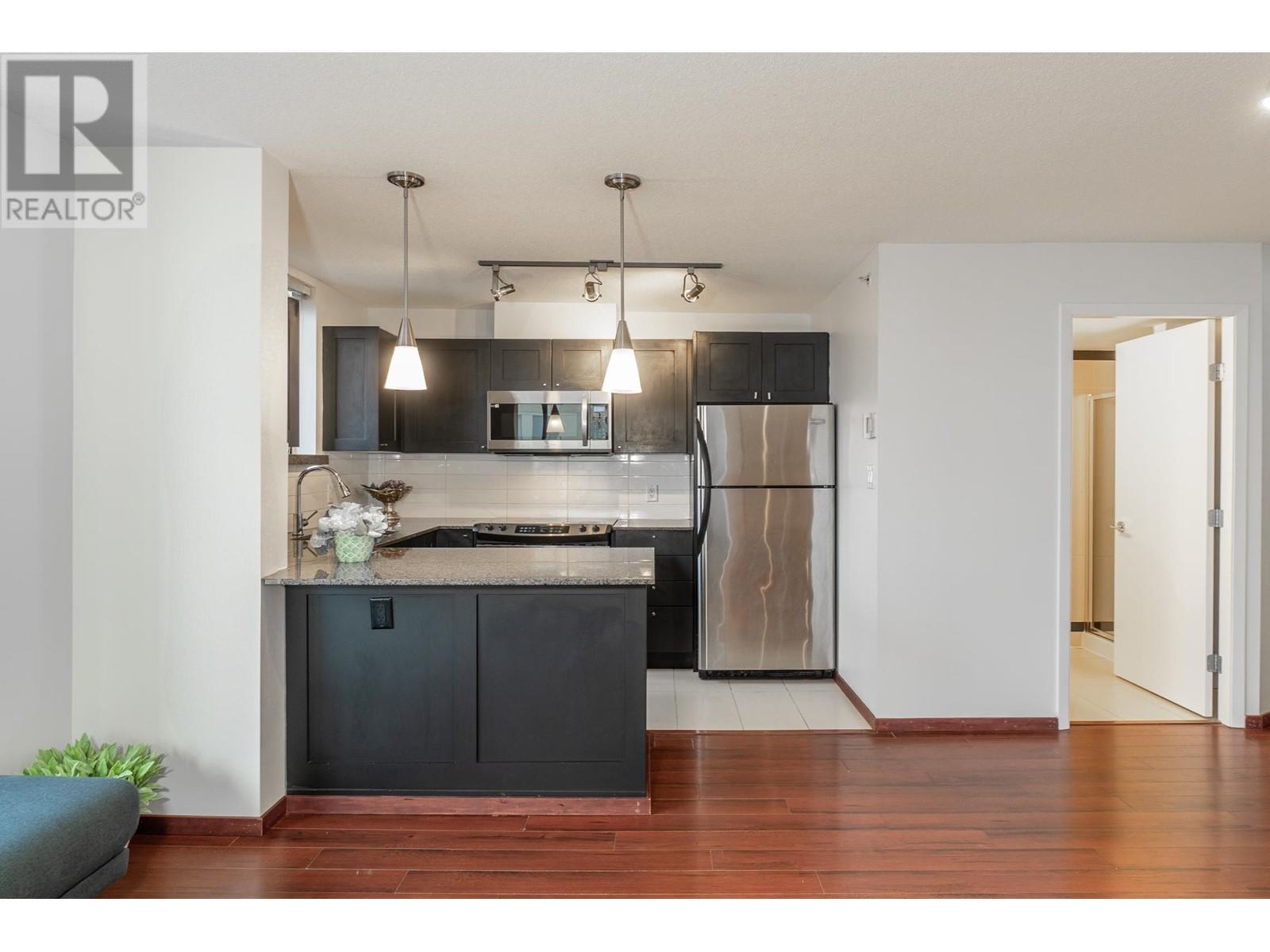 Listing Picture 6 of 18 : 605 7225 ACORN AVENUE, Burnaby / 本拿比 - 魯藝地產 Yvonne Lu Group - MLS Medallion Club Member