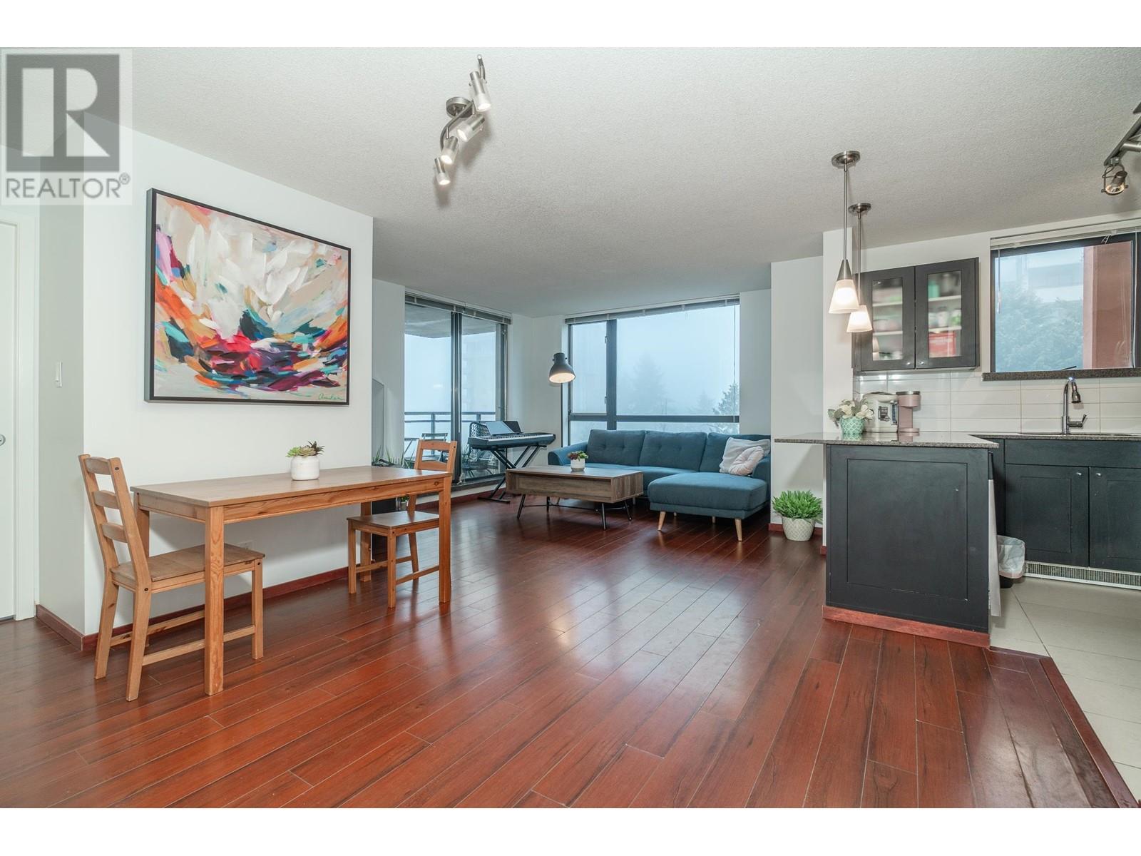 Listing Picture 2 of 18 : 605 7225 ACORN AVENUE, Burnaby / 本拿比 - 魯藝地產 Yvonne Lu Group - MLS Medallion Club Member