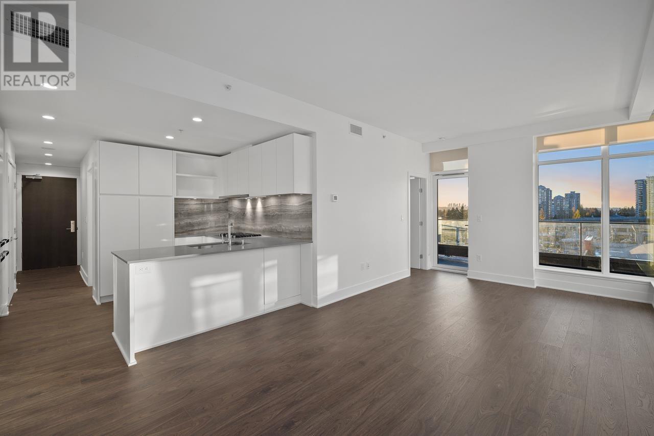 210 450 Westview Street, Coquitlam, British Columbia  V3K 6C3 - Photo 3 - R2971056