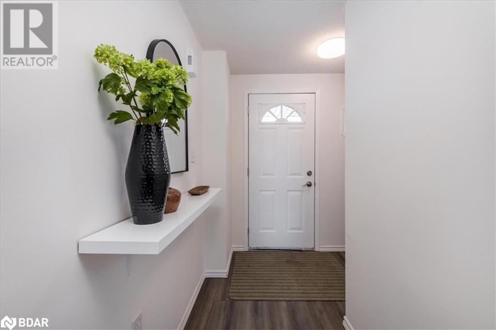 6 Caribou Court, Barrie, Ontario  L4N 8N3 - Photo 3 - 40701802