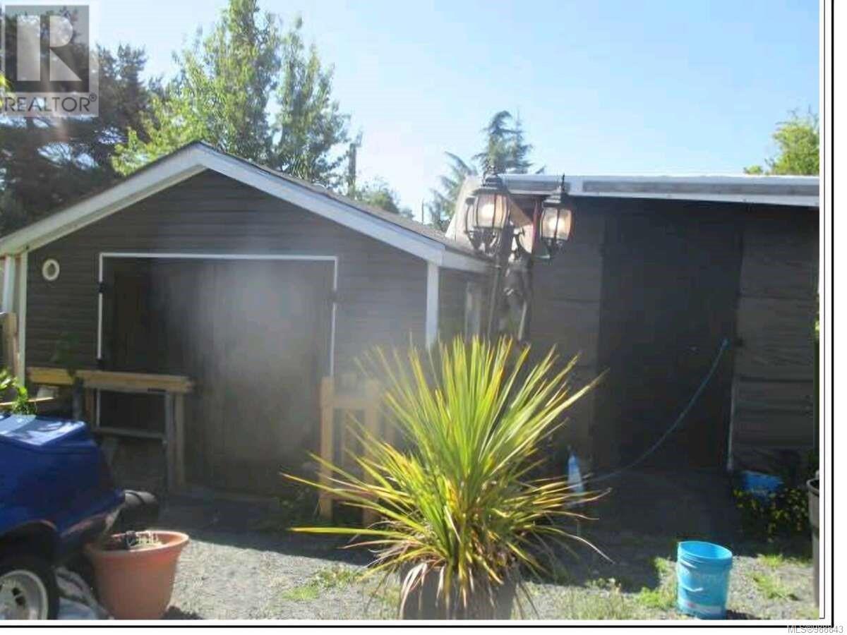 Property at 931 Dufferin St image 3