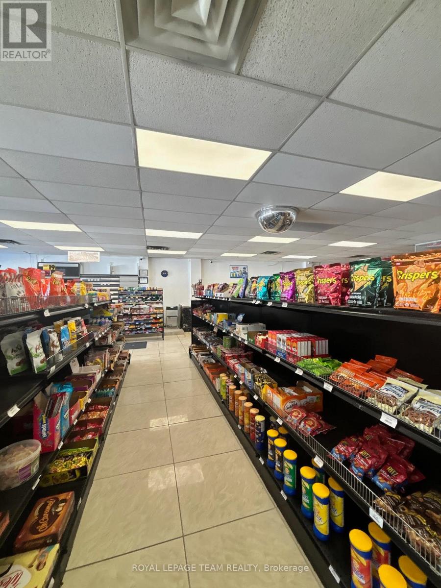 Unit B - 876 Montreal Road, Ottawa, Ontario  K1K 4L3 - Photo 15 - X11990681