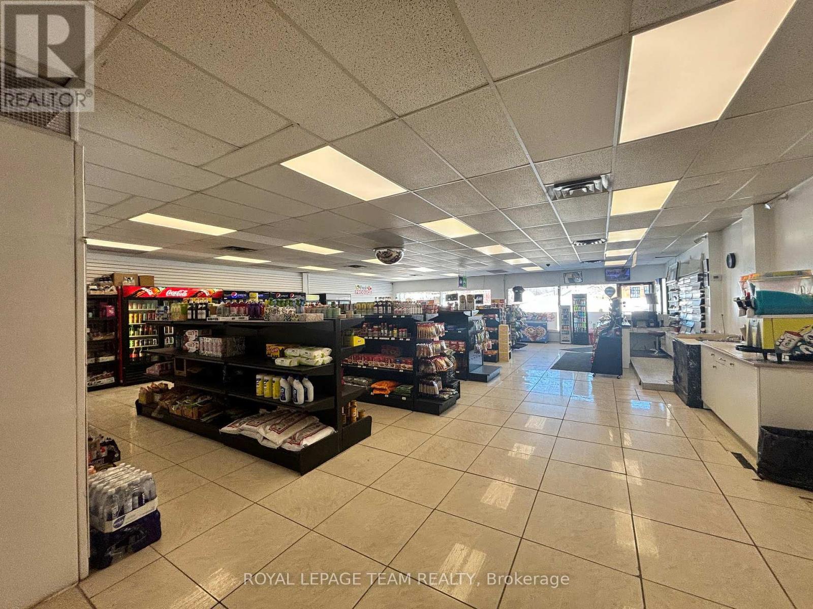 Unit B - 876 Montreal Road, Ottawa, Ontario  K1K 4L3 - Photo 4 - X11990681