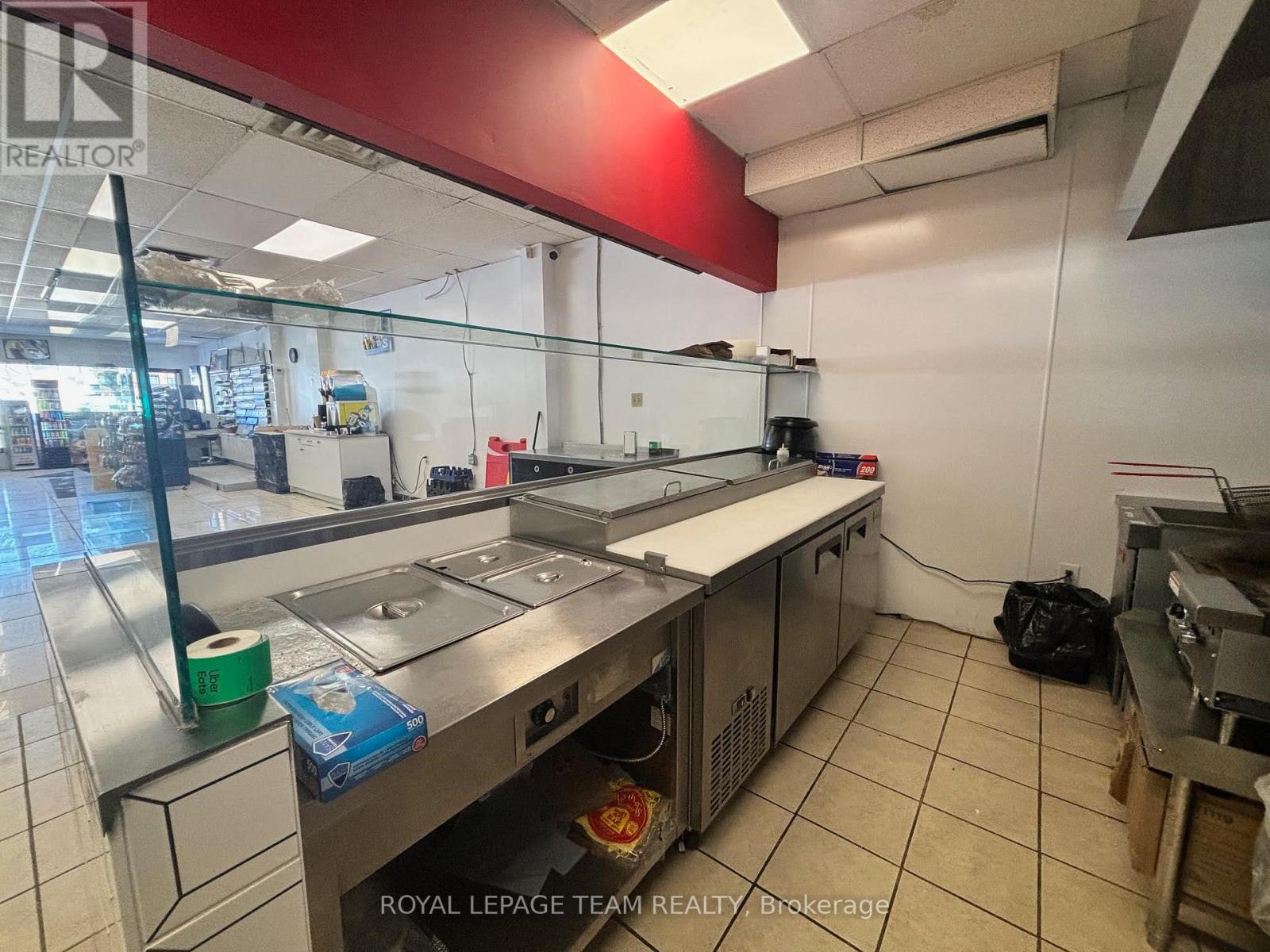Unit B - 876 Montreal Road, Ottawa, Ontario  K1K 4L3 - Photo 9 - X11990681