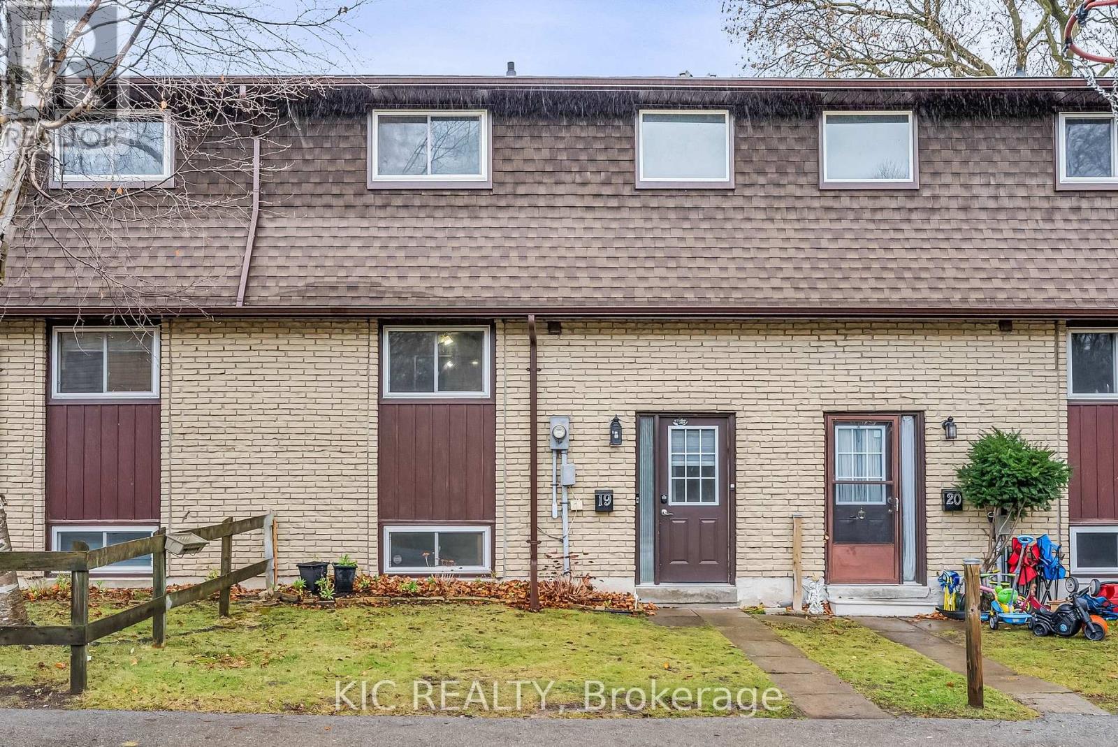 Property at 19 - 233 INNISFIL STREET image 1